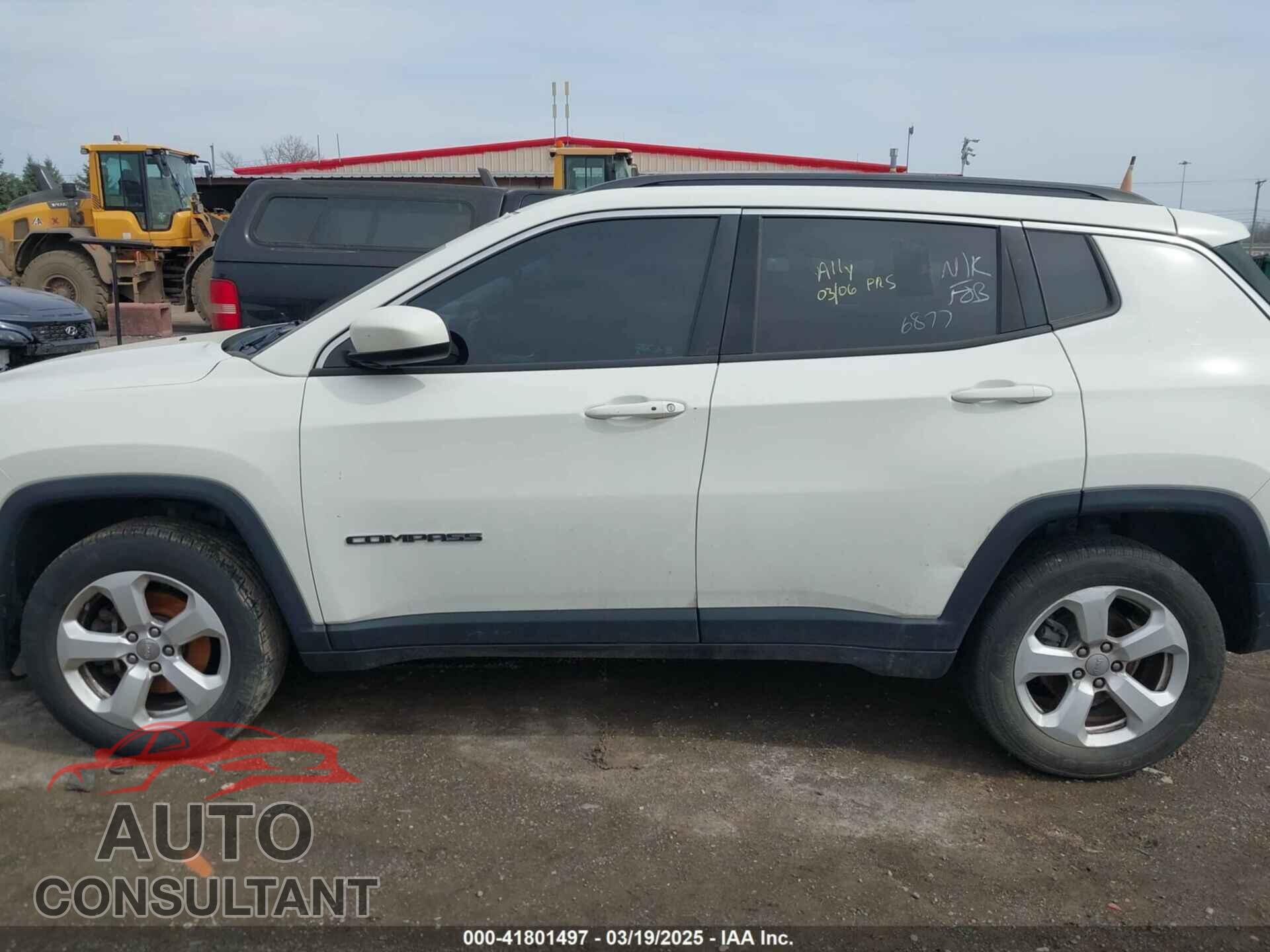 JEEP COMPASS 2018 - 3C4NJDBB2JT331496