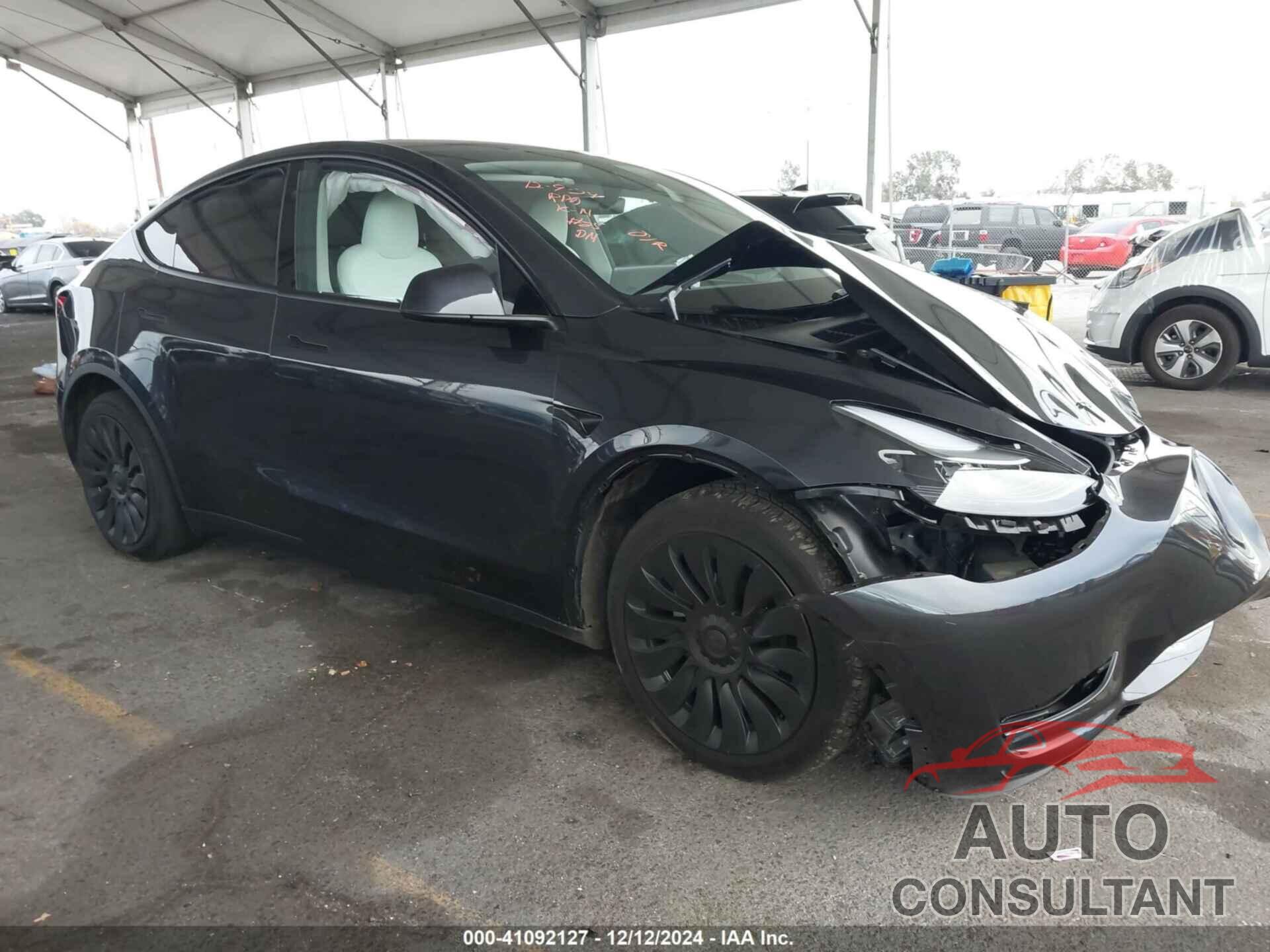 TESLA MODEL Y 2025 - 7SAYGAEE5SF247580