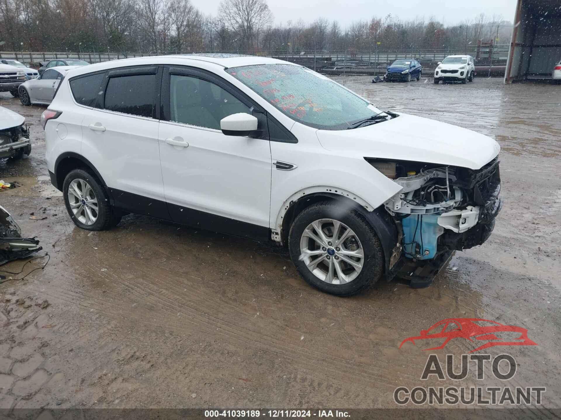 FORD ESCAPE 2017 - 1FMCU9G9XHUB49039