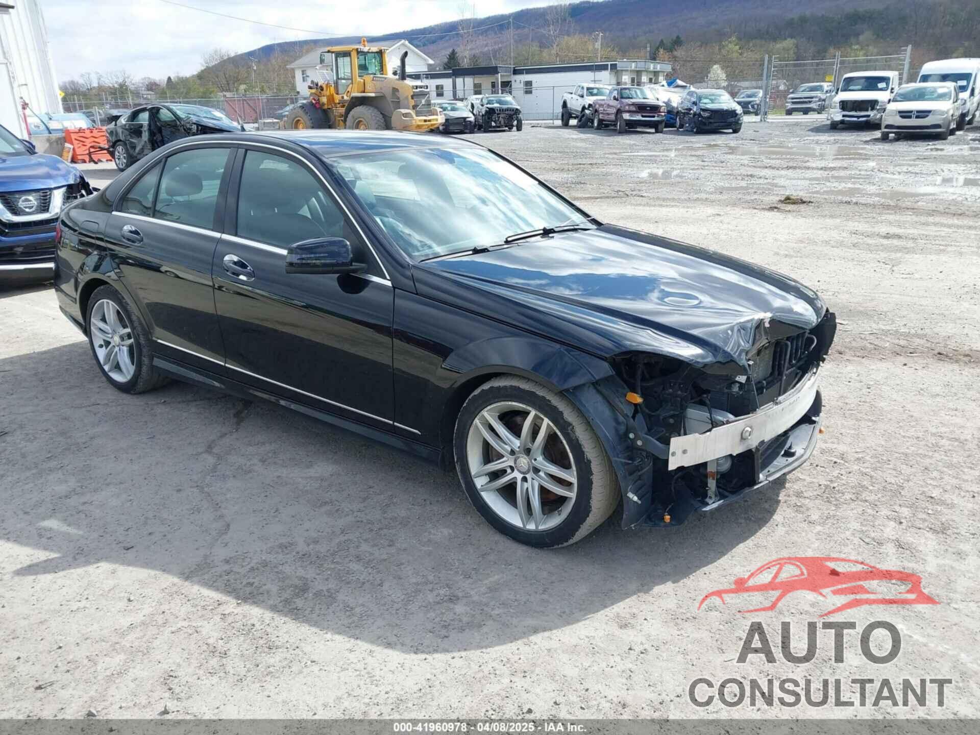 MERCEDES-BENZ C 300 2014 - WDDGF8AB2EG252610