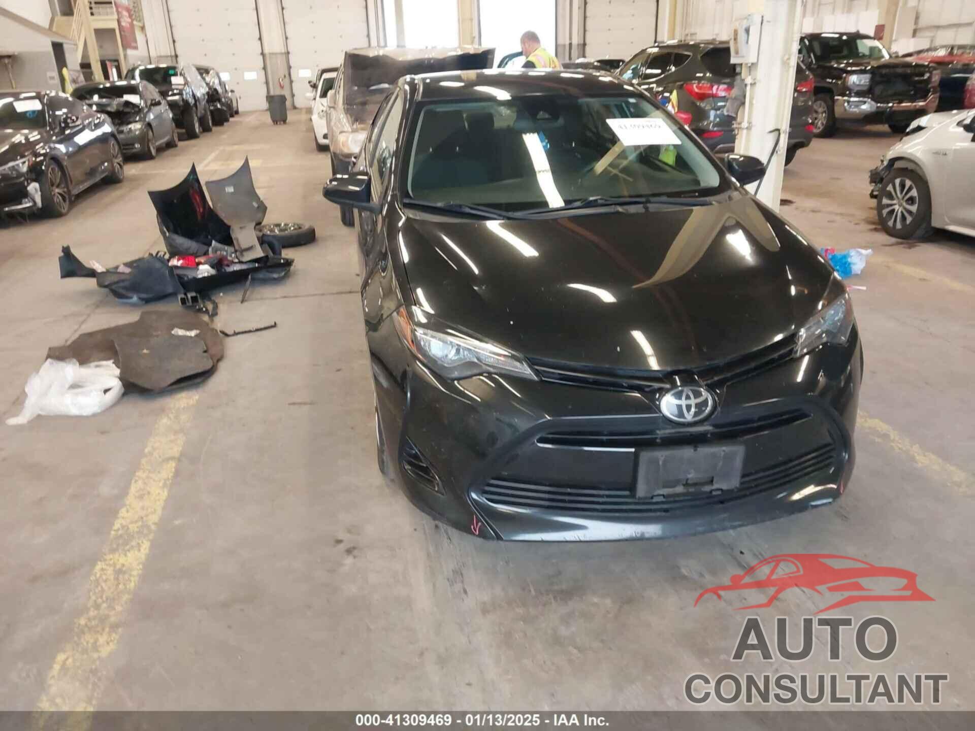 TOYOTA COROLLA 2018 - 5YFBURHE0JP830874