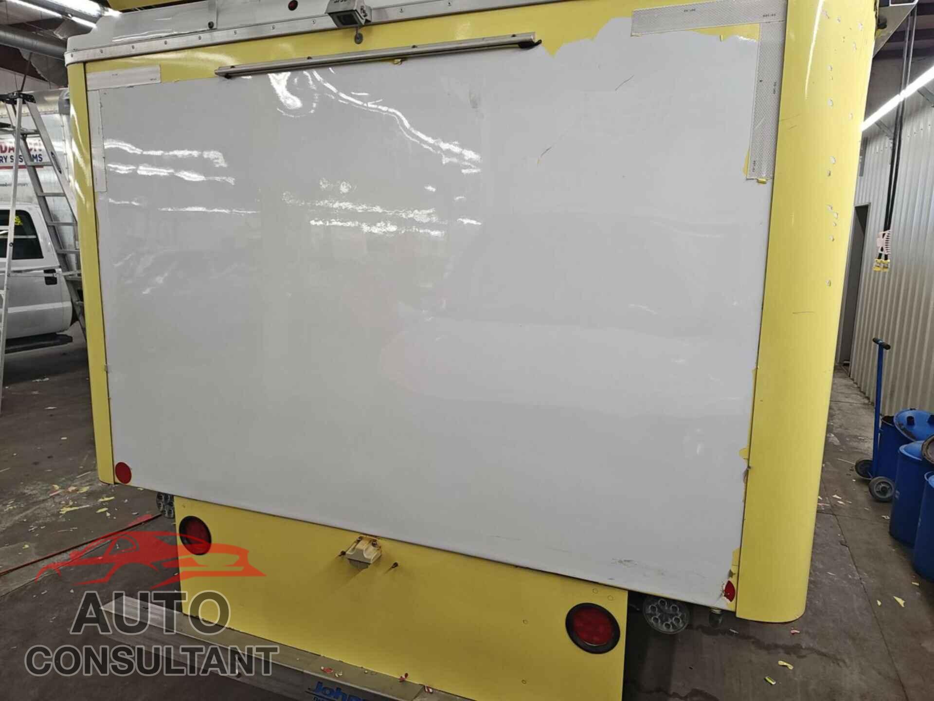 FORD ECONOLINE 2018 - 1FDXE4FSXJDC33261