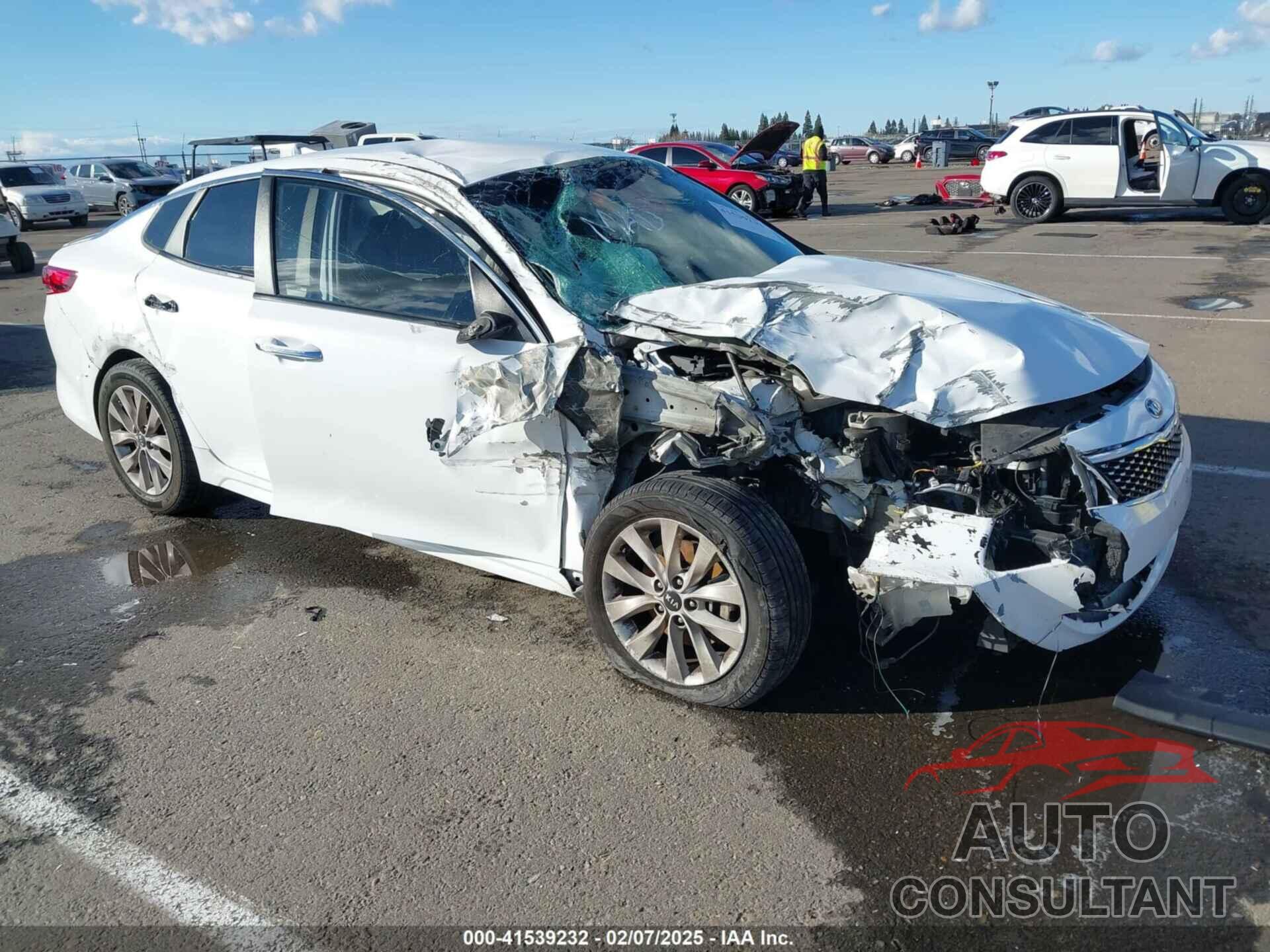 KIA OPTIMA 2018 - 5XXGT4L37JG187109