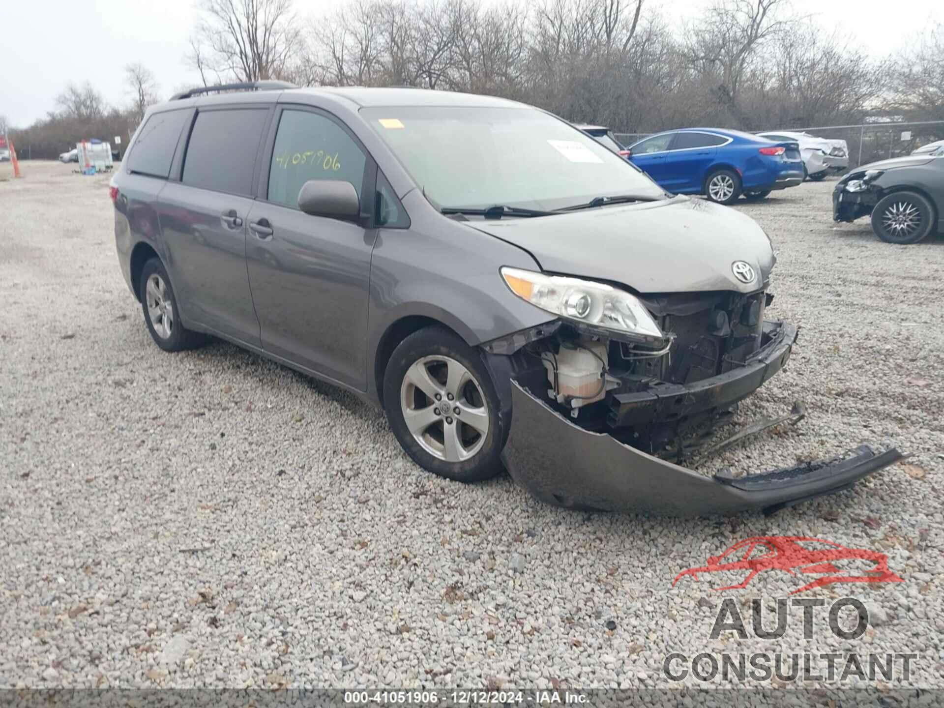 TOYOTA SIENNA 2017 - 5TDKZ3DC6HS844685