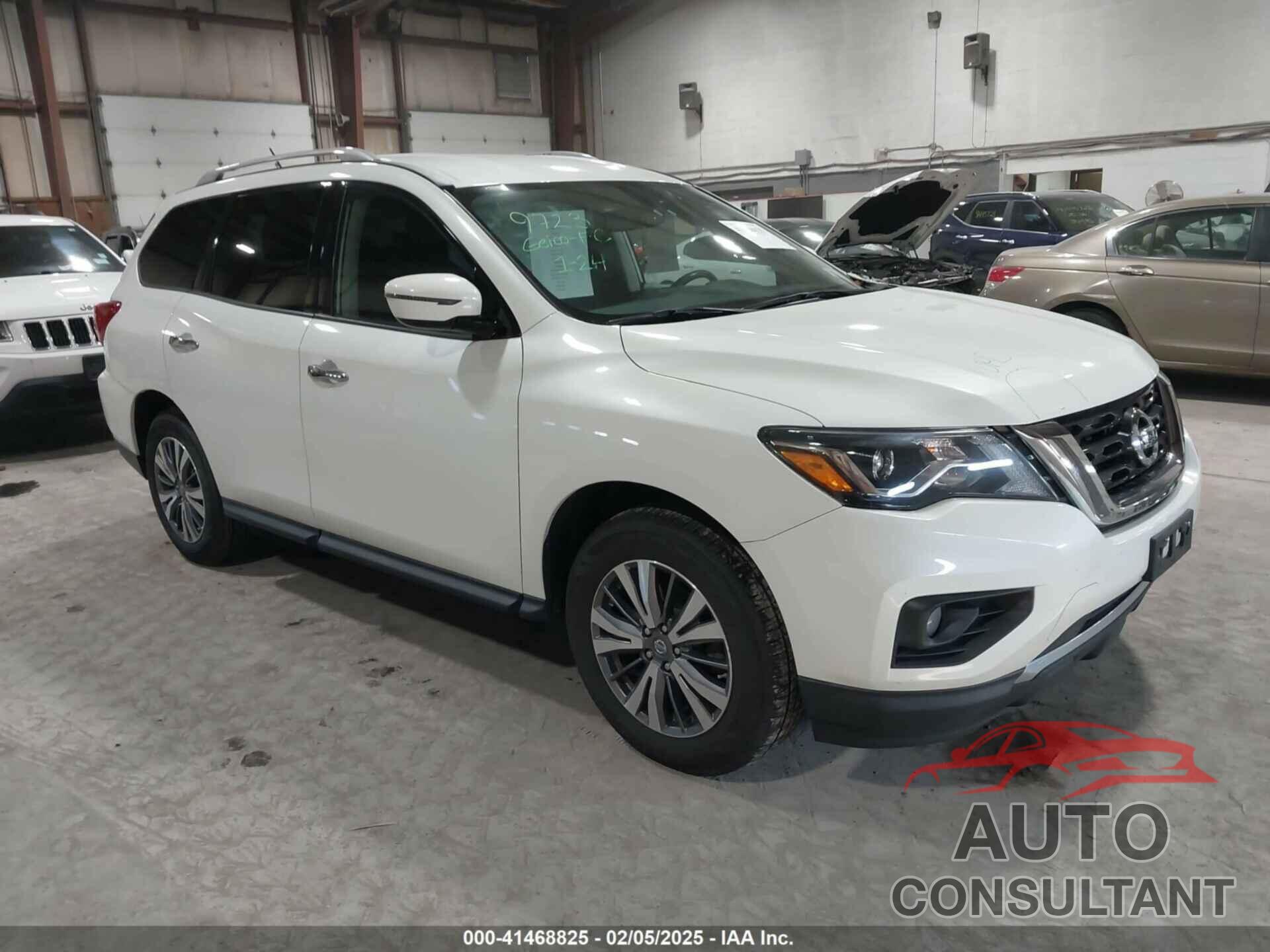 NISSAN PATHFINDER 2018 - 5N1DR2MM8JC656166
