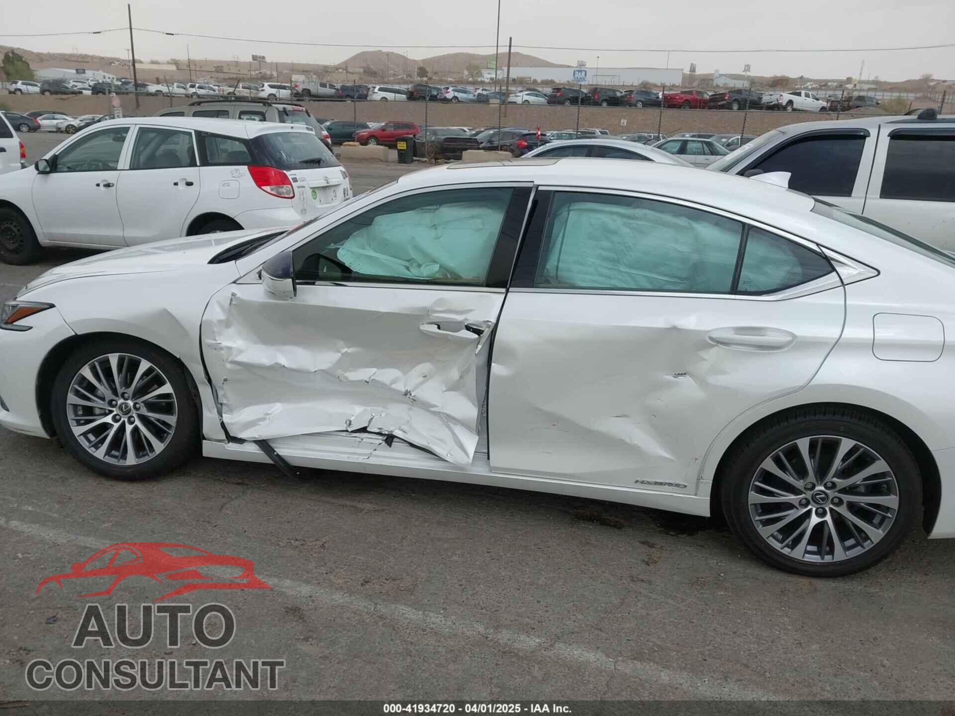 LEXUS ES 300H 2020 - 58AD21B14LU007428