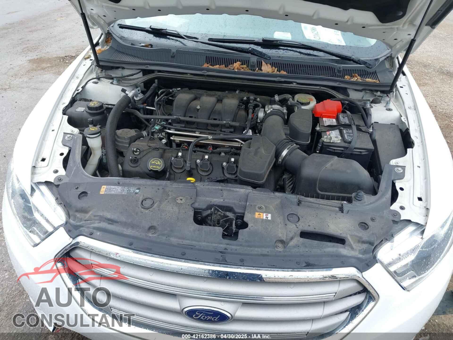 FORD TAURUS 2017 - 1FAHP2E86HG112643