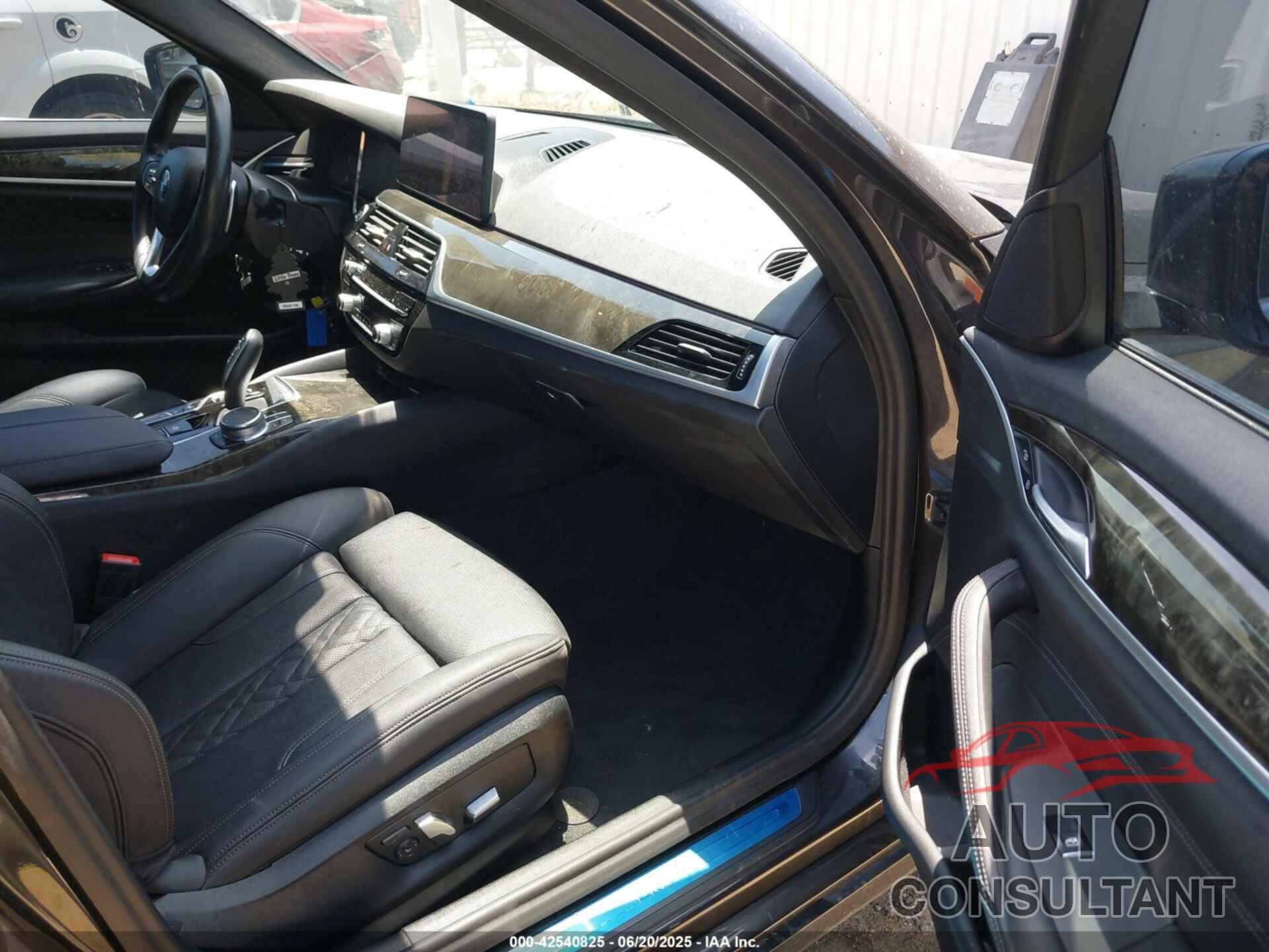 BMW 5 SERIES 2021 - WBA13AG03MCF17157