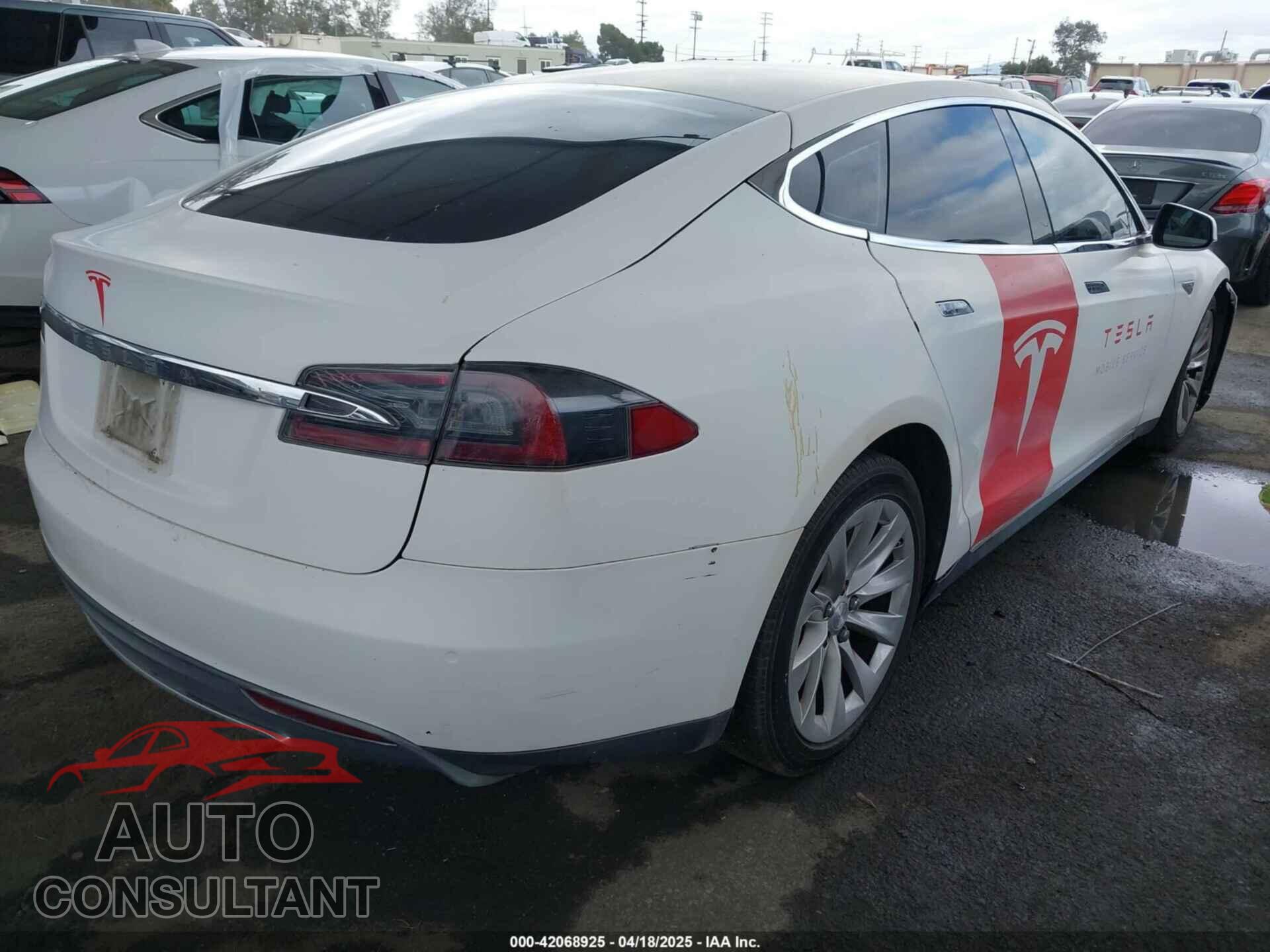 TESLA MODEL S 2014 - 5YJSA1H16EFP32585
