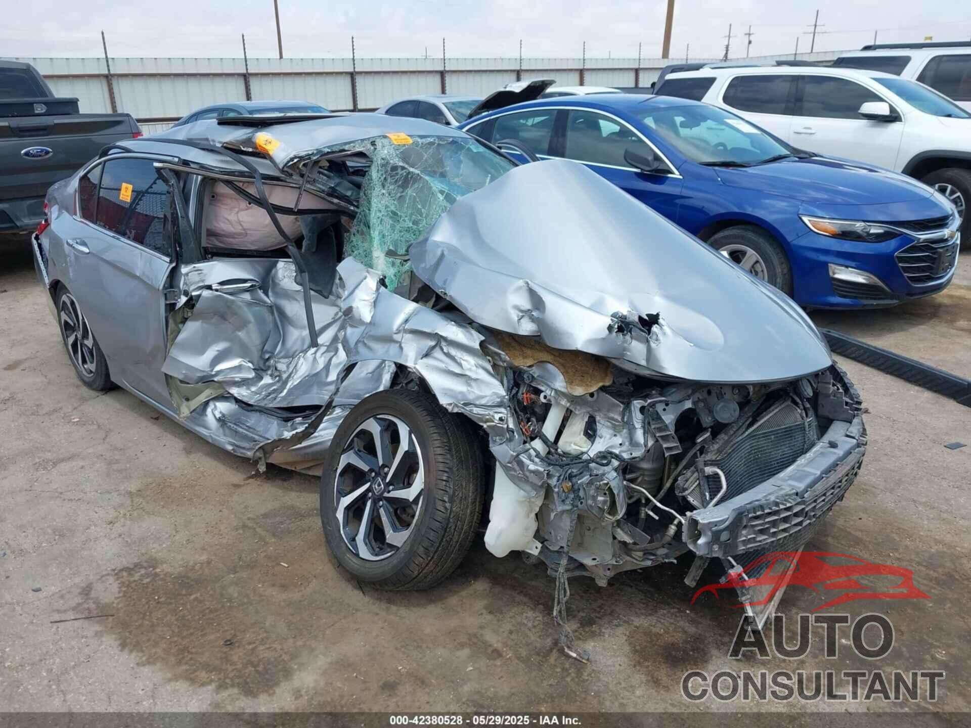 HONDA ACCORD 2017 - 1HGCR3F08HA015669