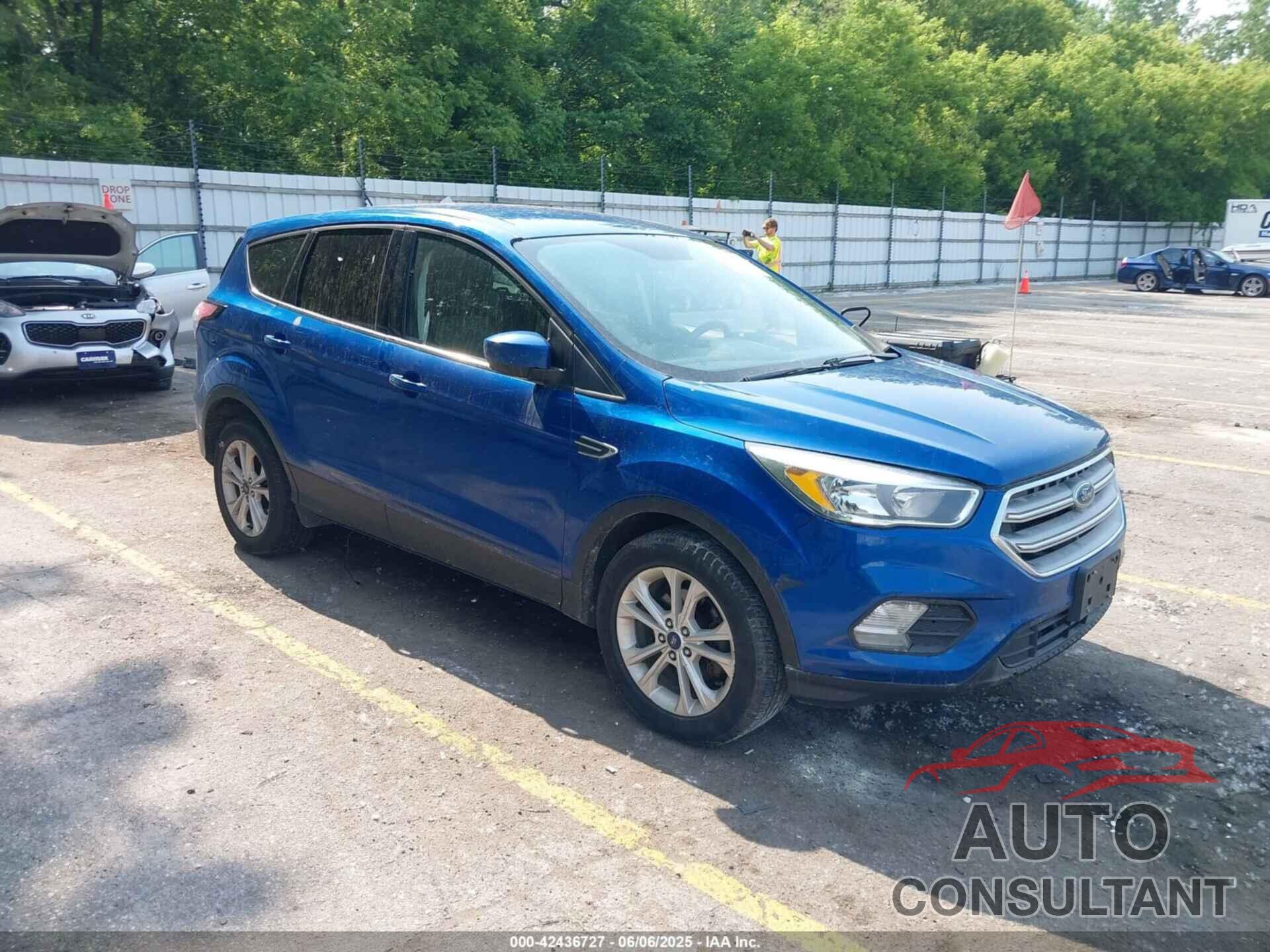 FORD ESCAPE 2017 - 1FMCU0GD1HUB07438