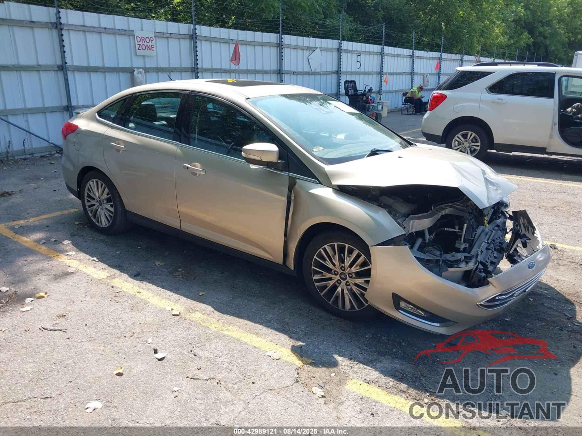 FORD FOCUS 2017 - 1FADP3J28HL331830