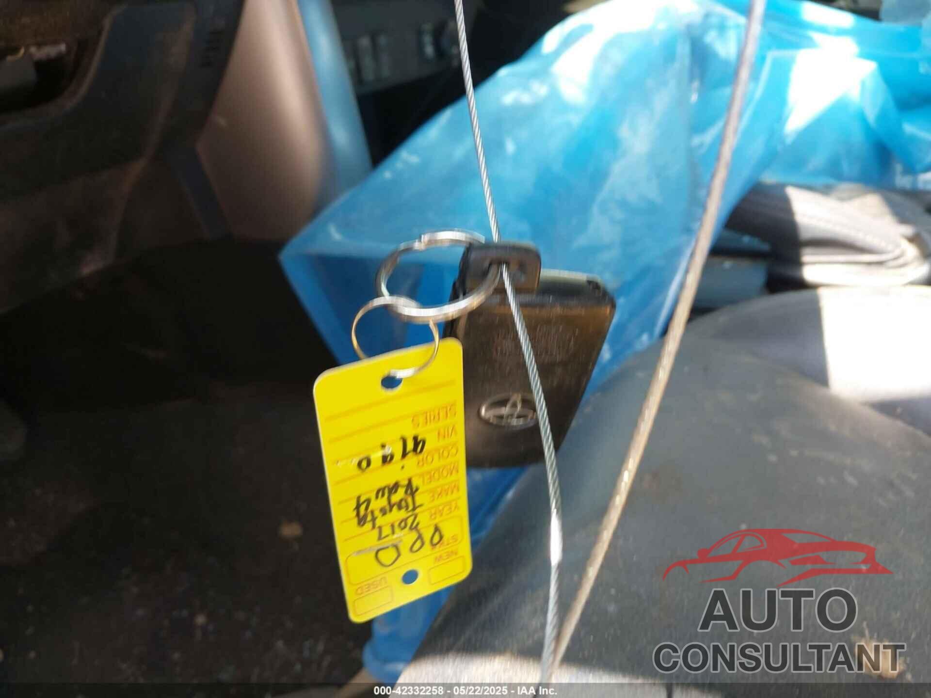 TOYOTA RAV4 2017 - JTMYFREVXHJ719790