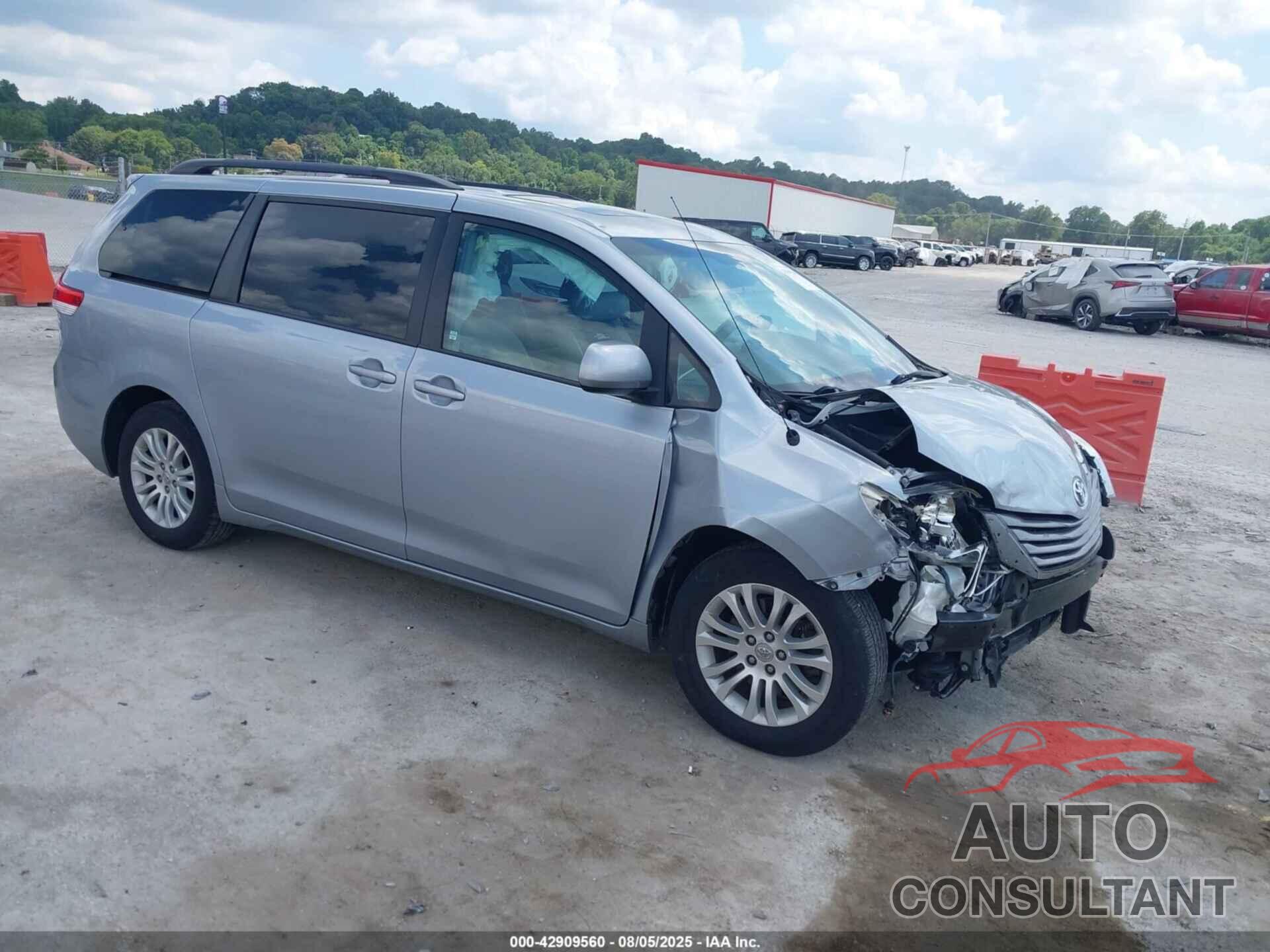 TOYOTA SIENNA 2014 - 5TDYK3DCXES506121