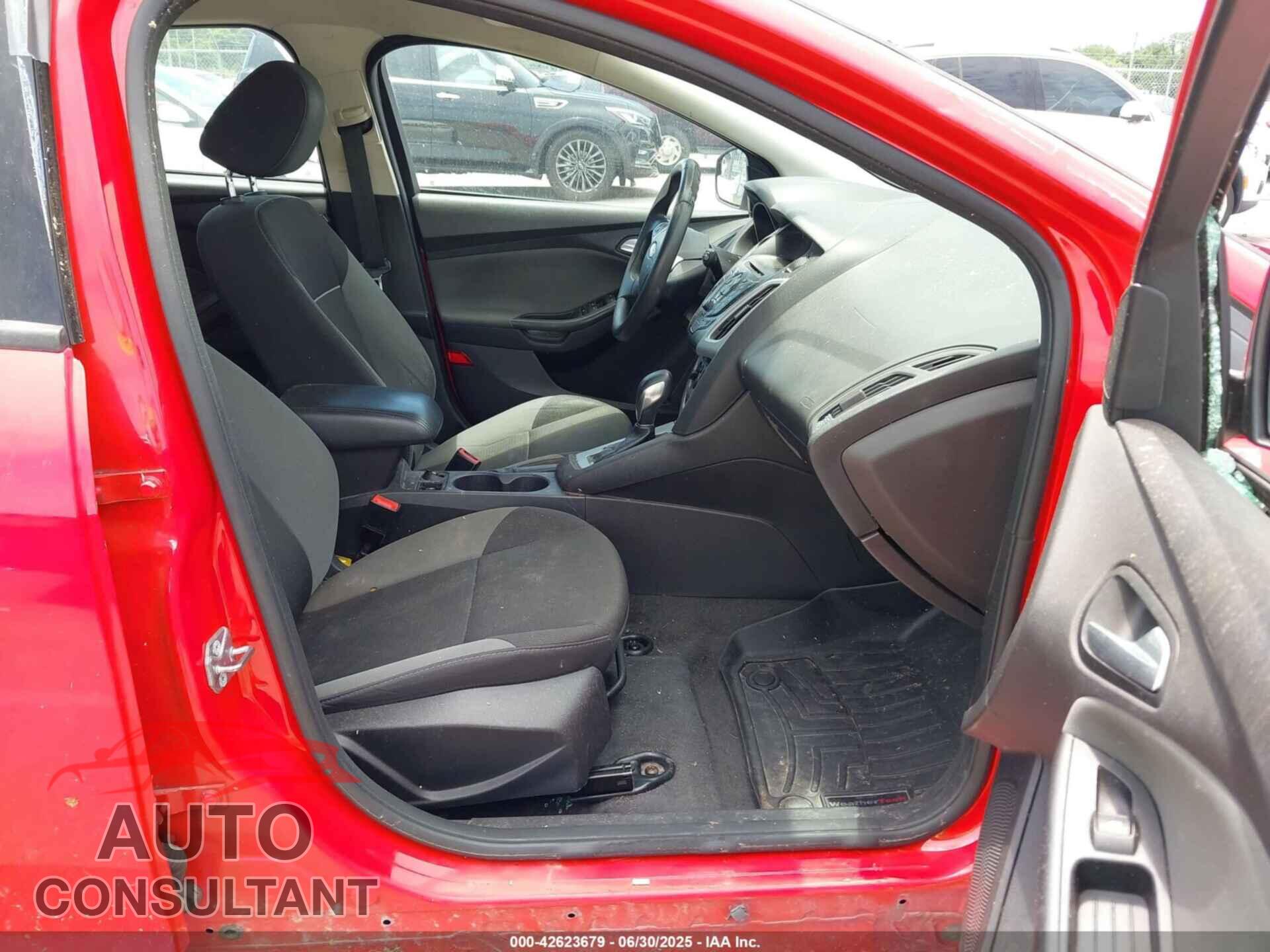 FORD FOCUS 2014 - 1FADP3K29EL321978