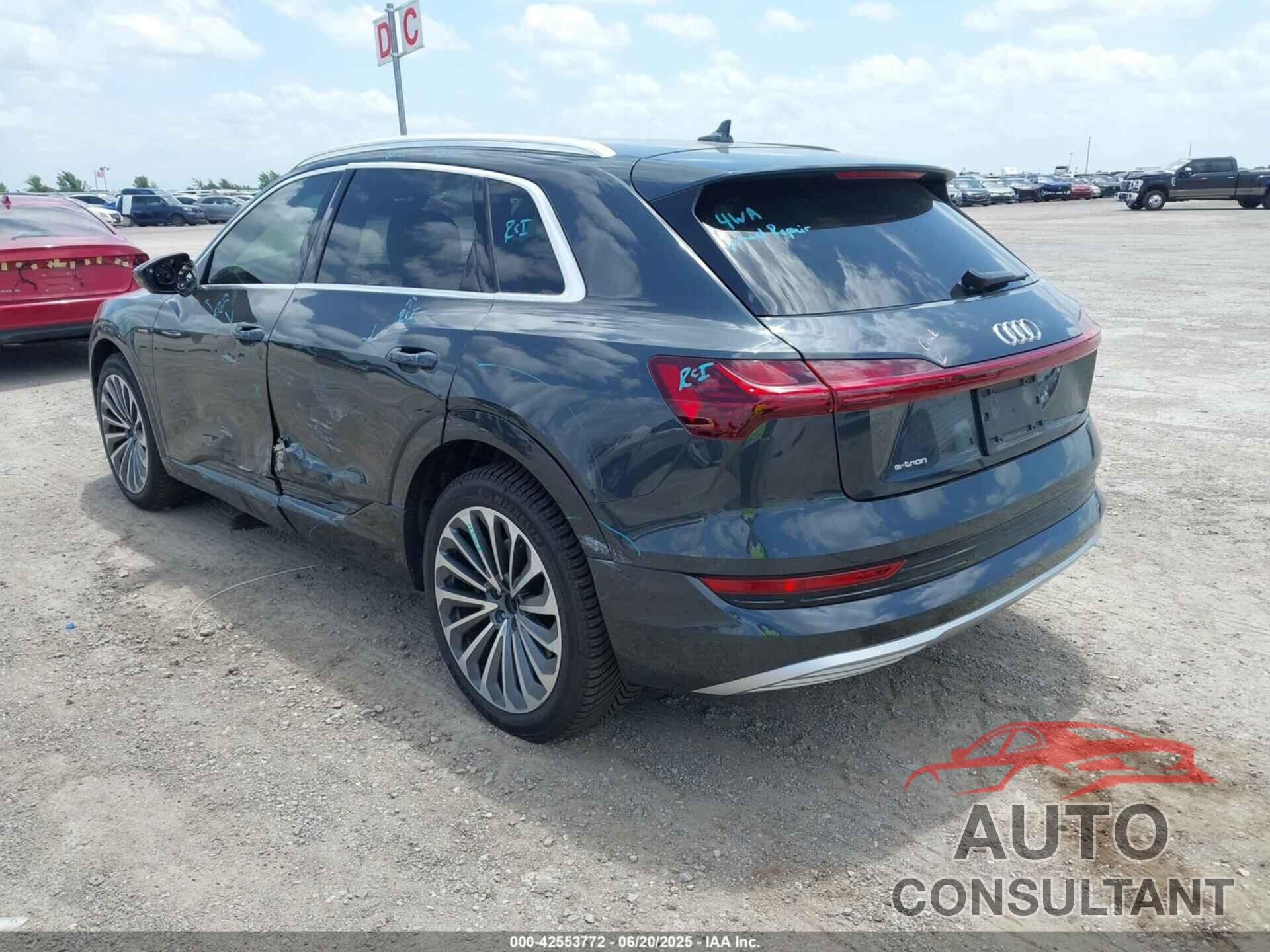 AUDI E-TRON 2019 - WA1VAAGE1KB025145