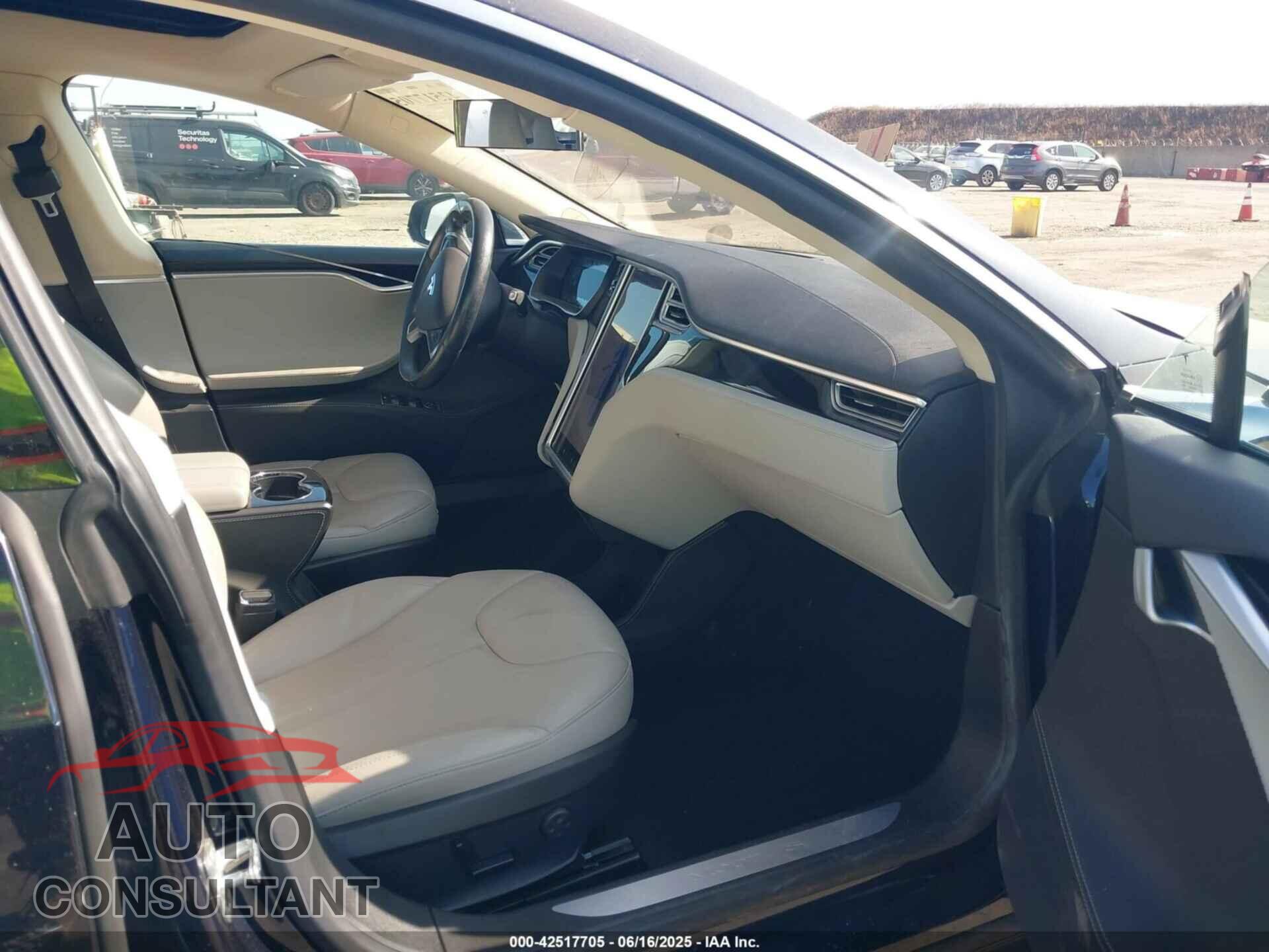 TESLA MODEL S 2014 - 5YJSA1H15EFP66601