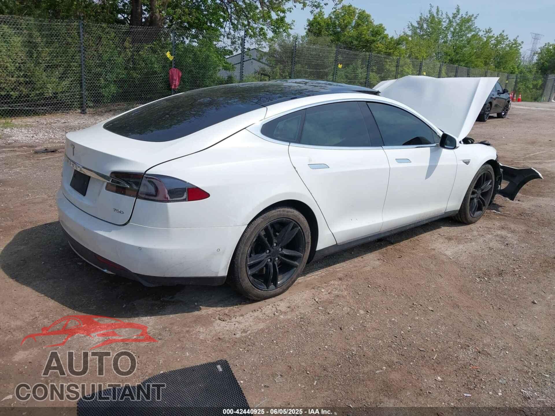 TESLA MODEL S 2015 - 5YJSA1E2XFF117164
