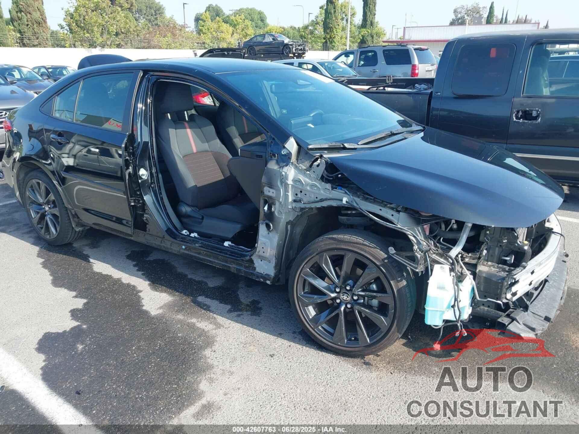 TOYOTA COROLLA 2024 - JTDBCMFE9R3044522