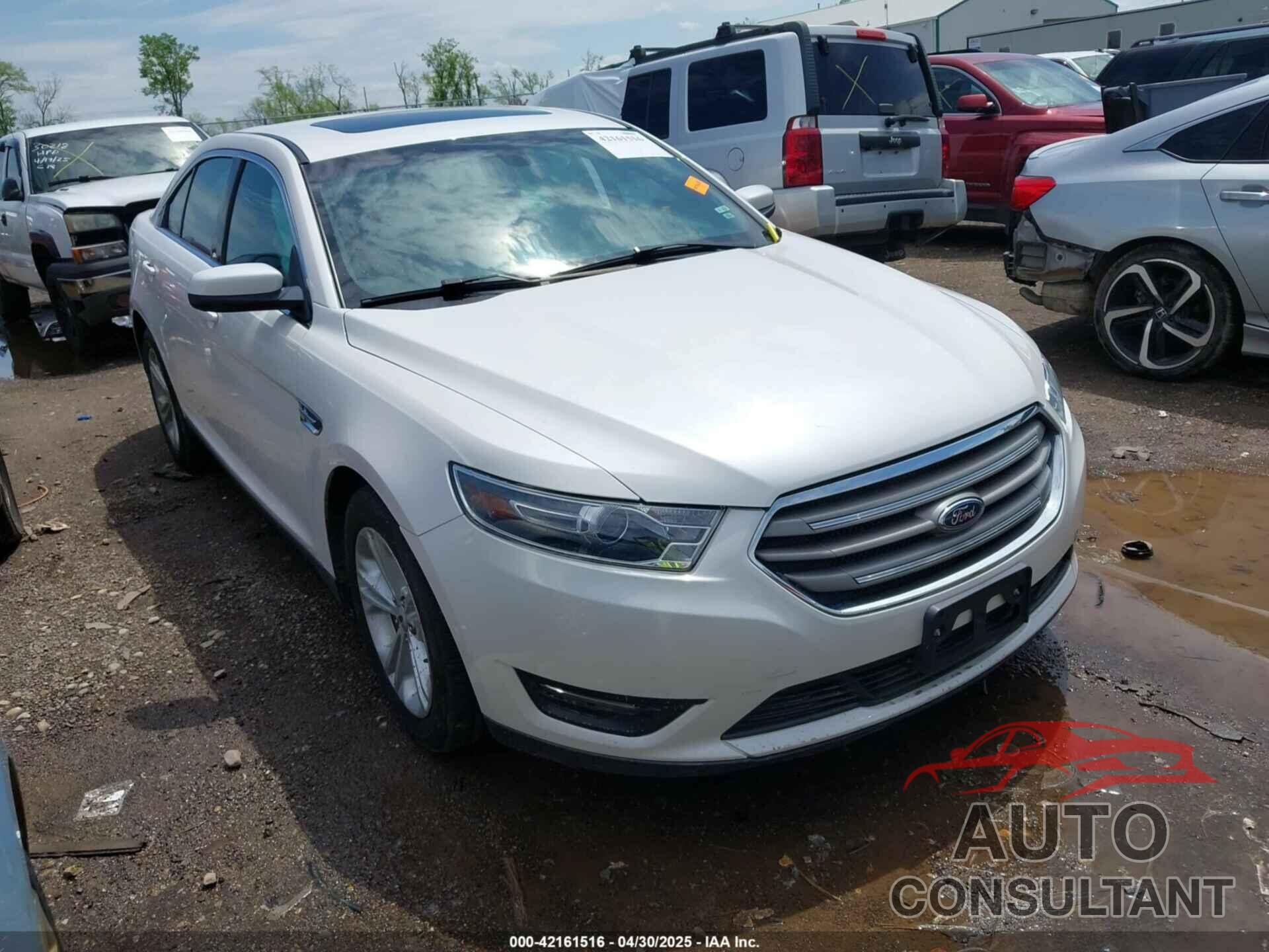 FORD TAURUS 2018 - 1FAHP2E80JG105399