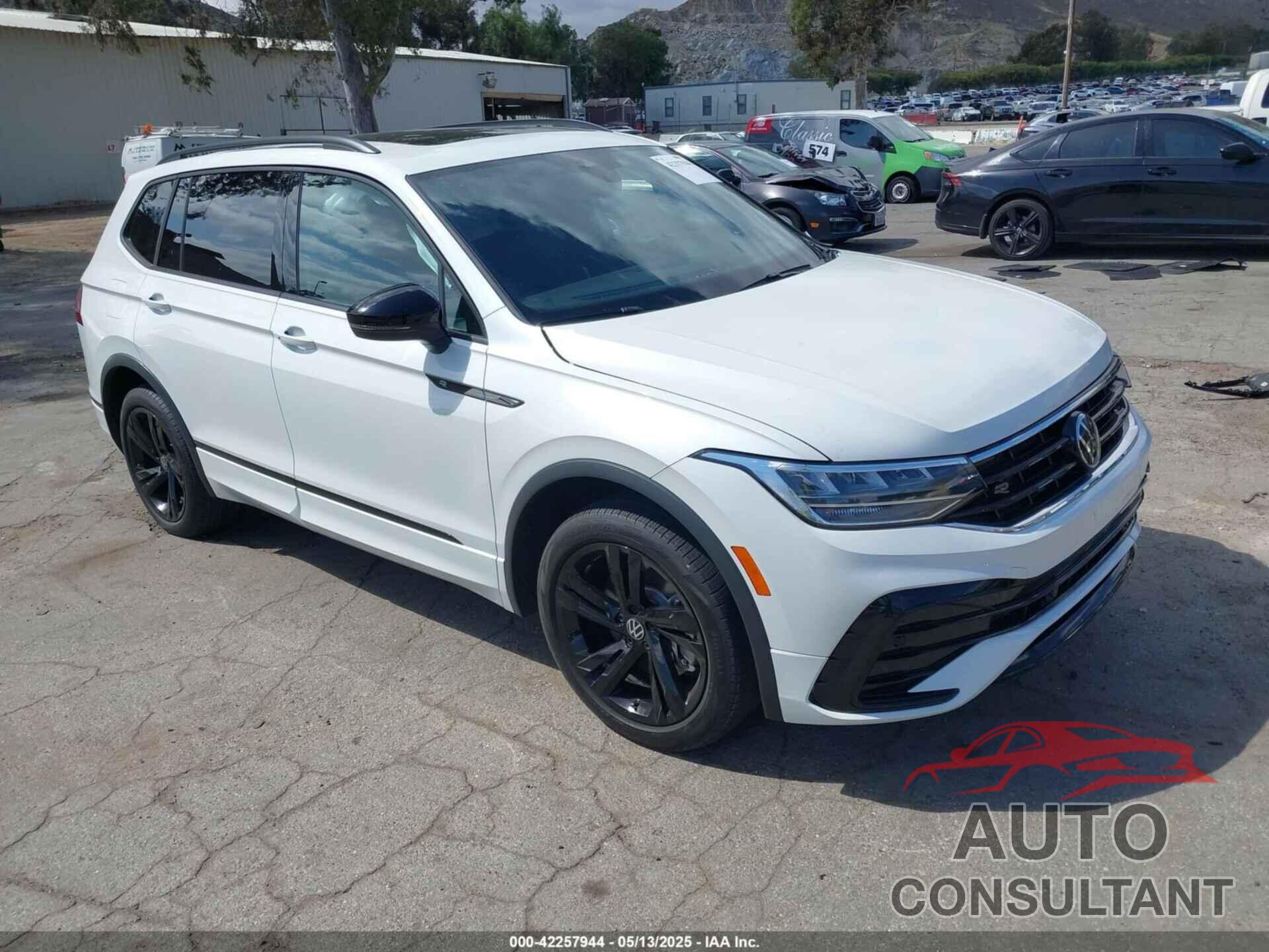 VOLKSWAGEN TIGUAN 2023 - 3VVCB7AX3PM115373