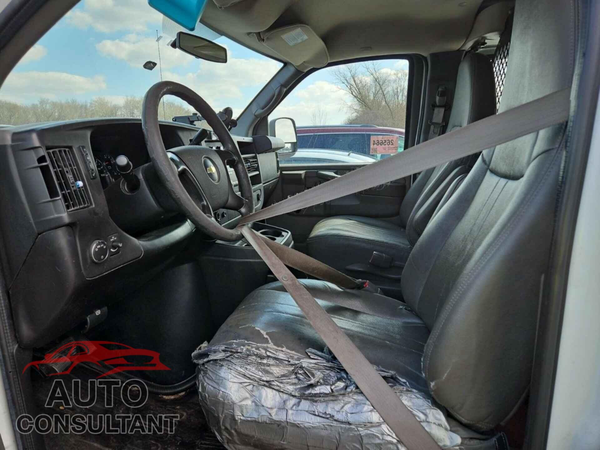 CHEVROLET EXPRESS G1500 2012 - 1GCSGAFX2C1148552