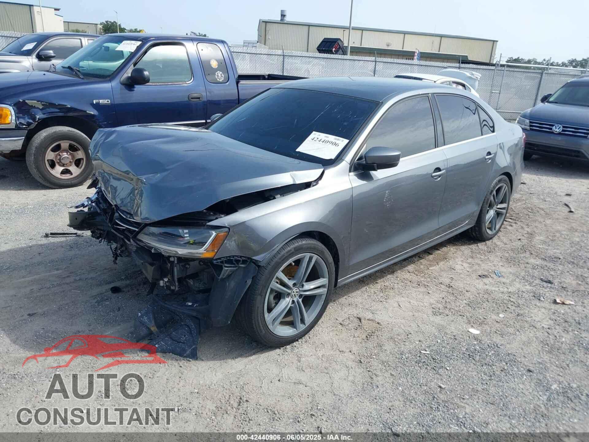 VOLKSWAGEN JETTA 2017 - 3VW2B7AJ5HM238466