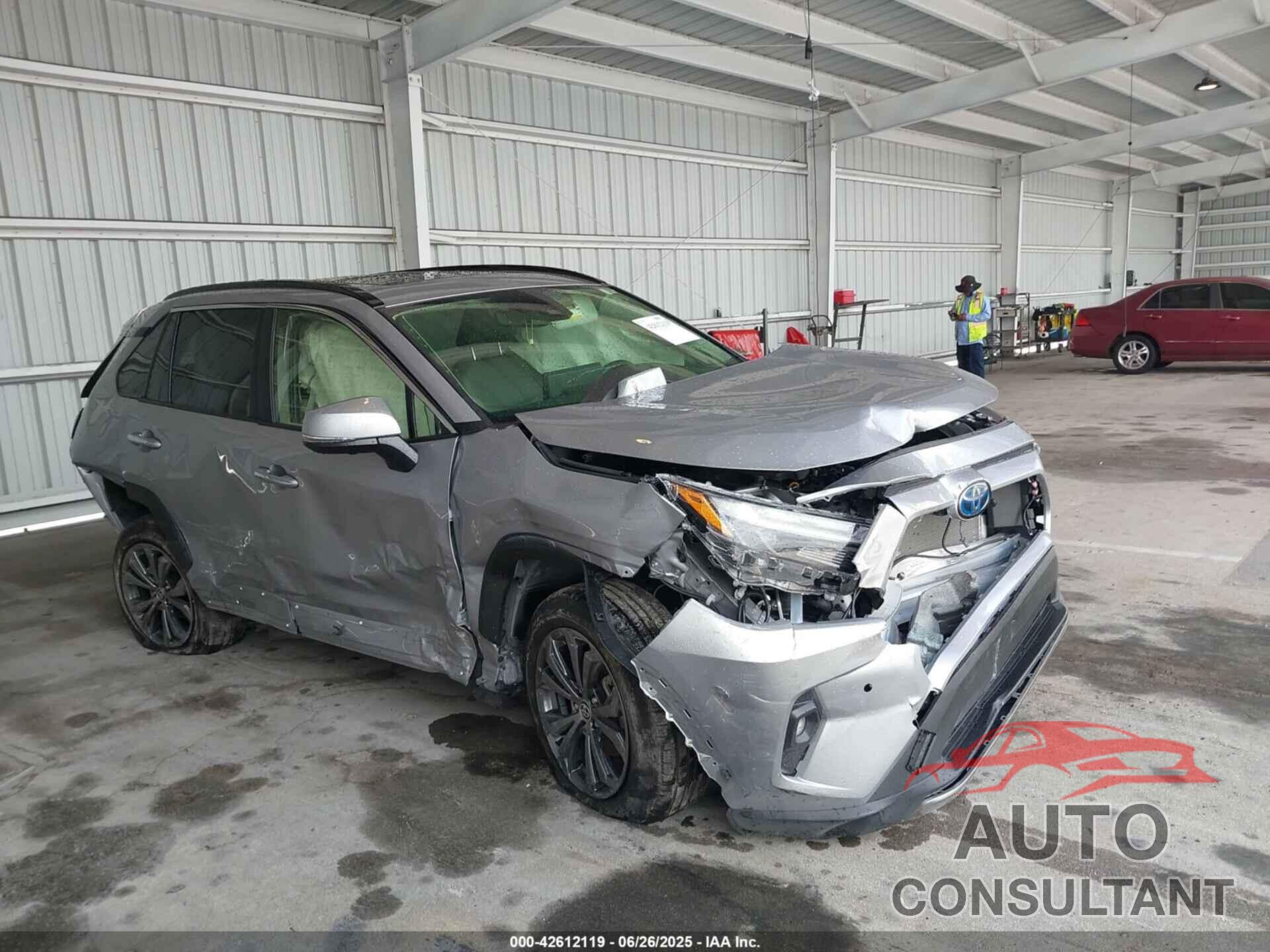 TOYOTA RAV4 HYBRID 2024 - JTMD6RFV7RD137157