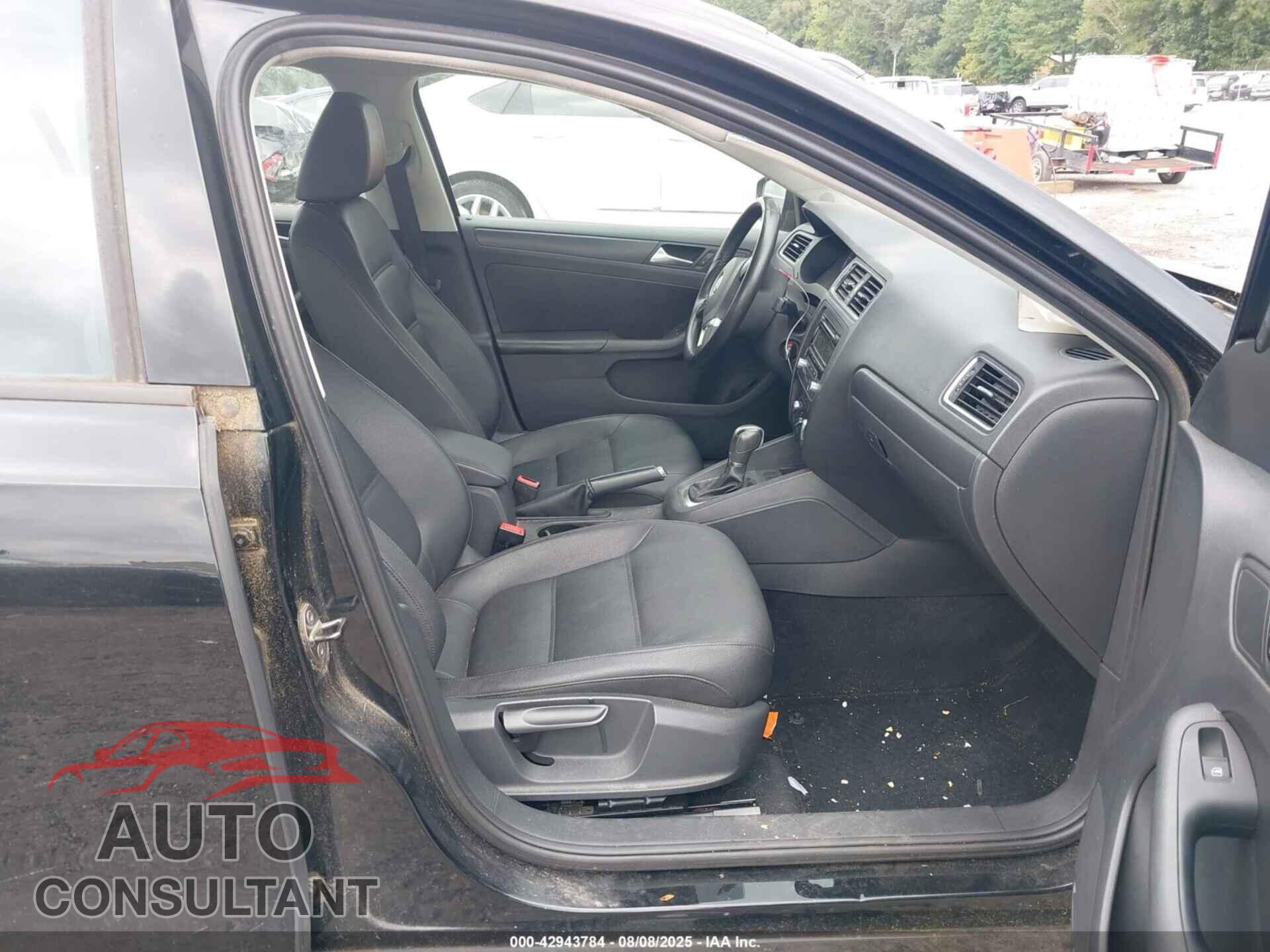 VOLKSWAGEN JETTA 2012 - 3VWDX7AJ4CM417181
