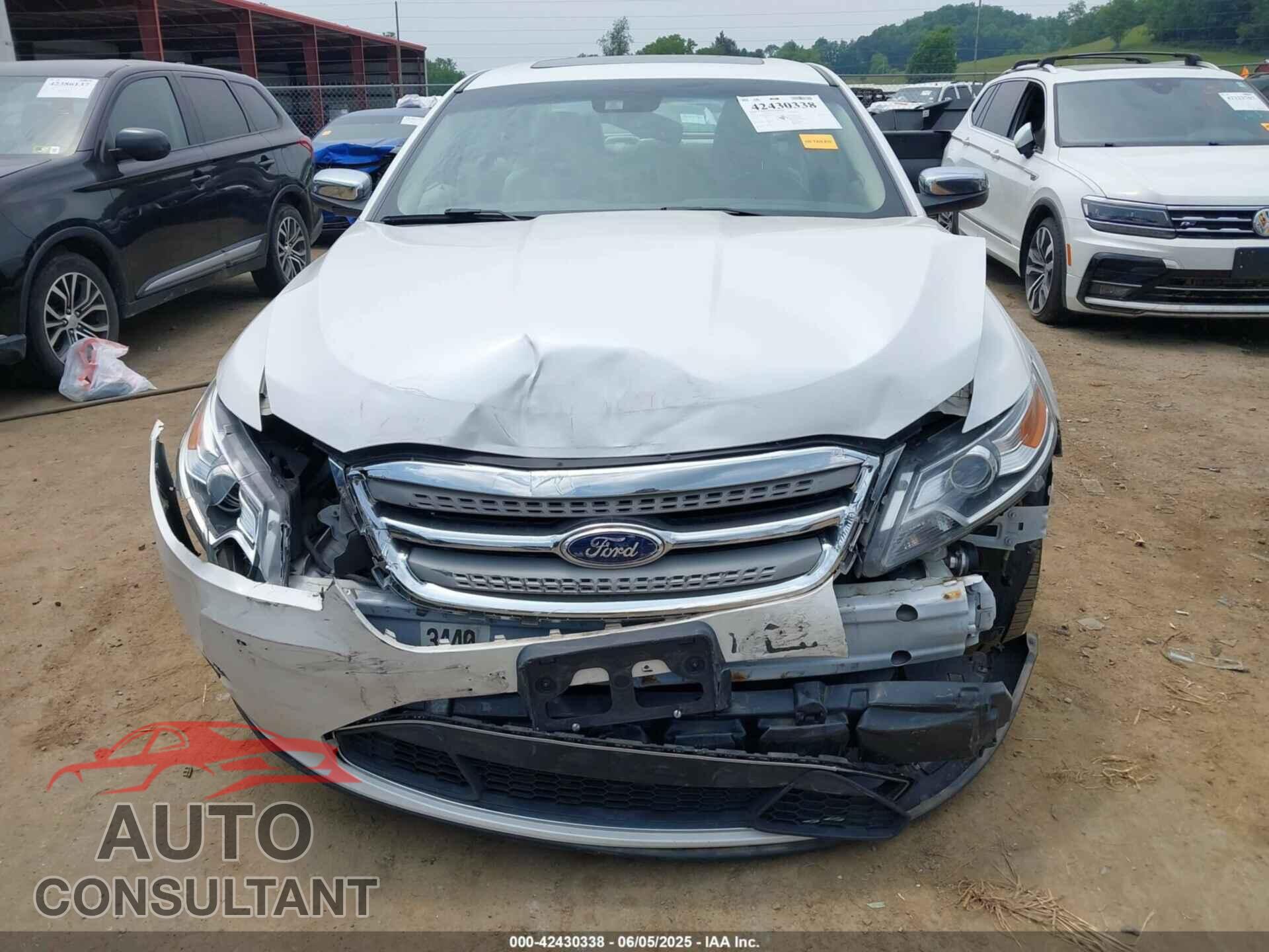 FORD TAURUS 2011 - 1FAHP2FW7BG114213