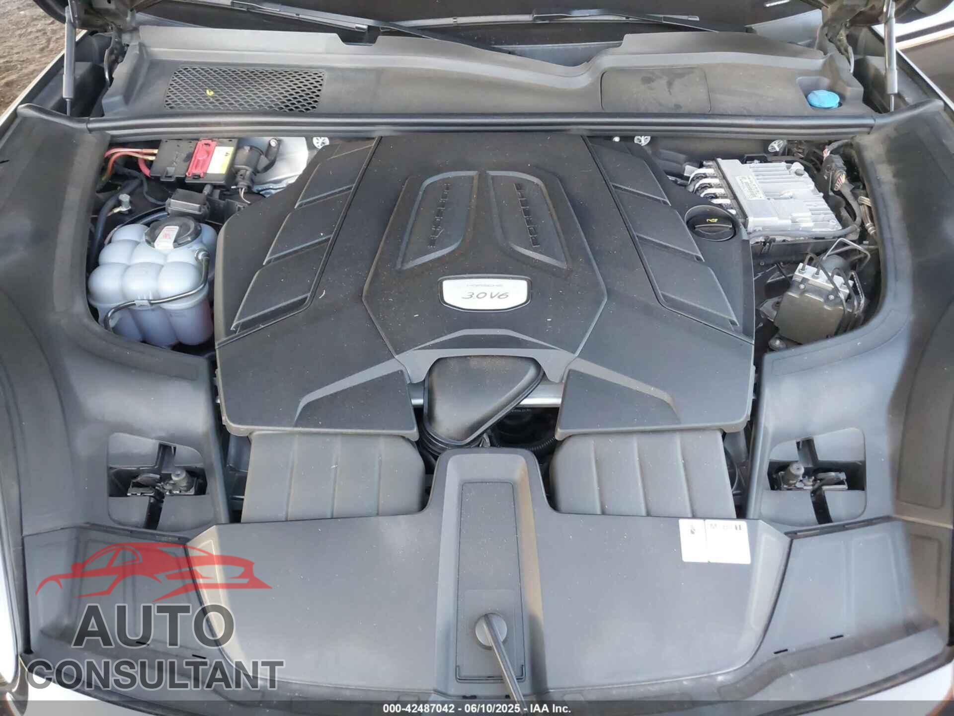 PORSCHE CAYENNE 2021 - WP1AA2AY5MDA04012