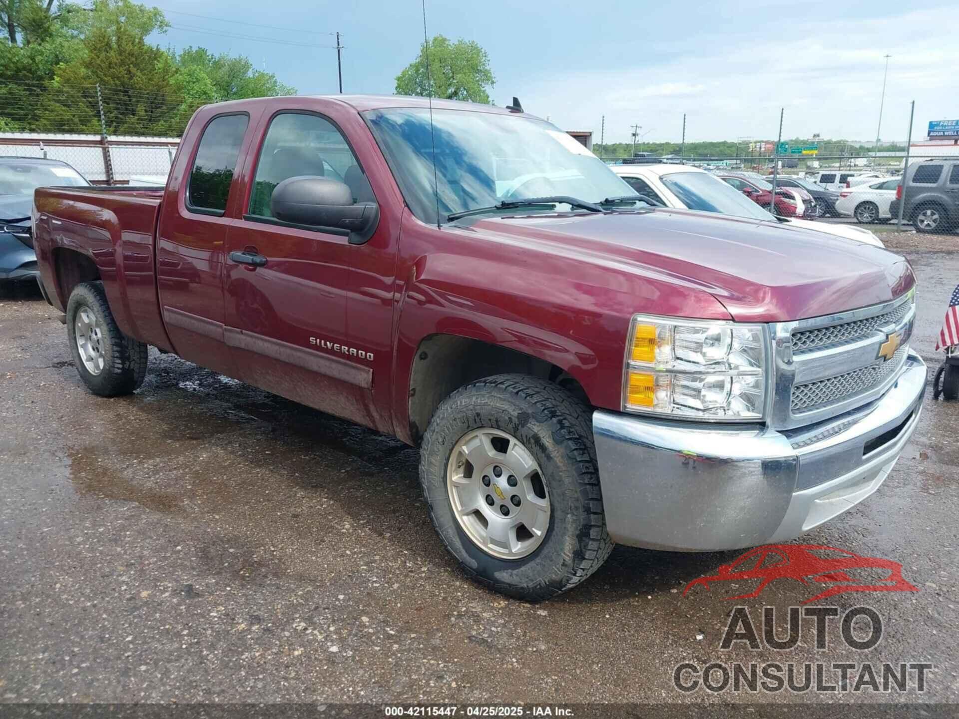 CHEVROLET SILVERADO 1500 2013 - 1GCRCSE01DZ183803