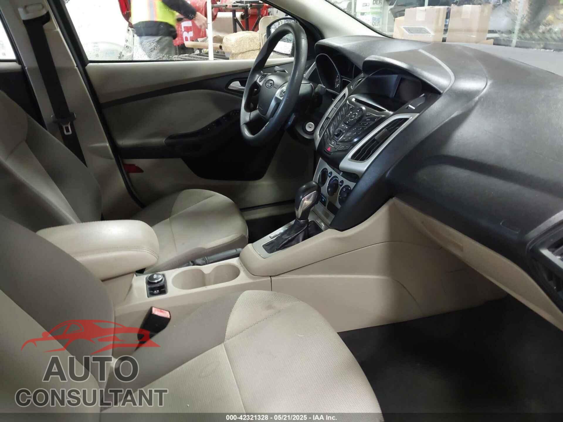 FORD FOCUS 2012 - 1FAHP3F21CL301085