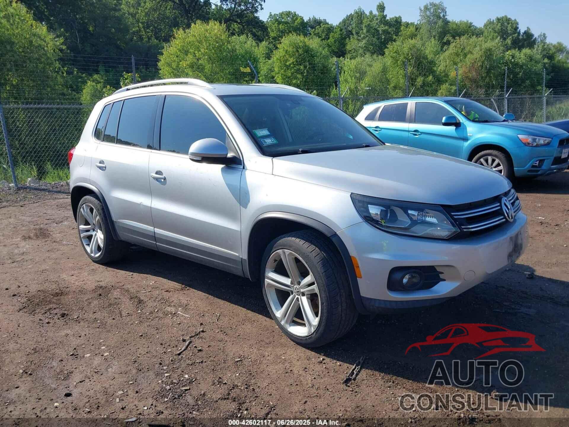 VOLKSWAGEN TIGUAN 2012 - WVGBV7AX3CW604086