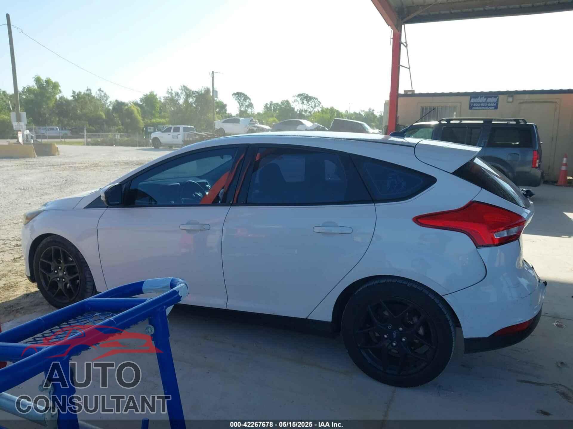 FORD FOCUS 2016 - 1FADP3K2XGL307378