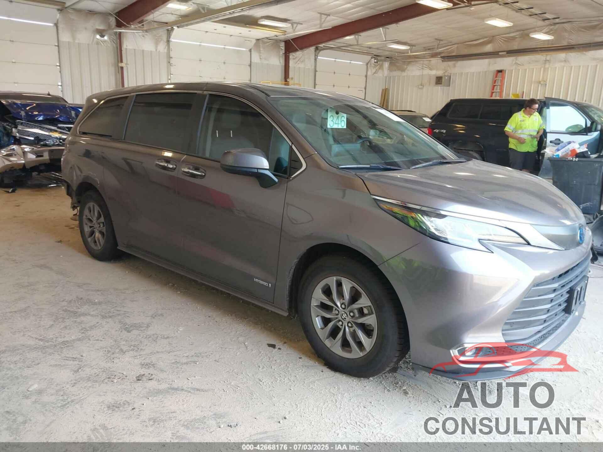 TOYOTA SIENNA 2021 - 5TDYSKFC5MS015719
