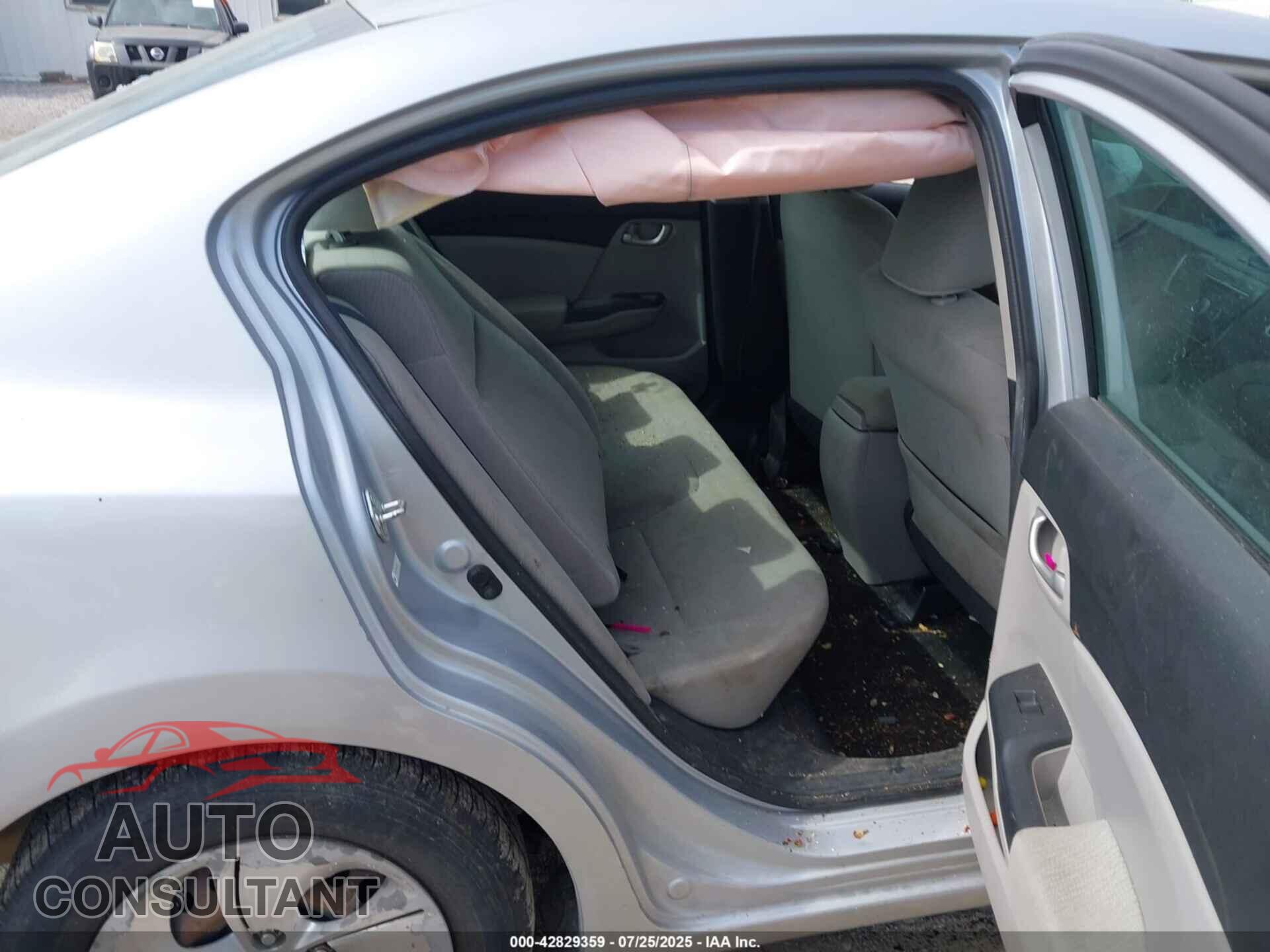 HONDA CIVIC 2013 - 2HGFB2F58DH565845