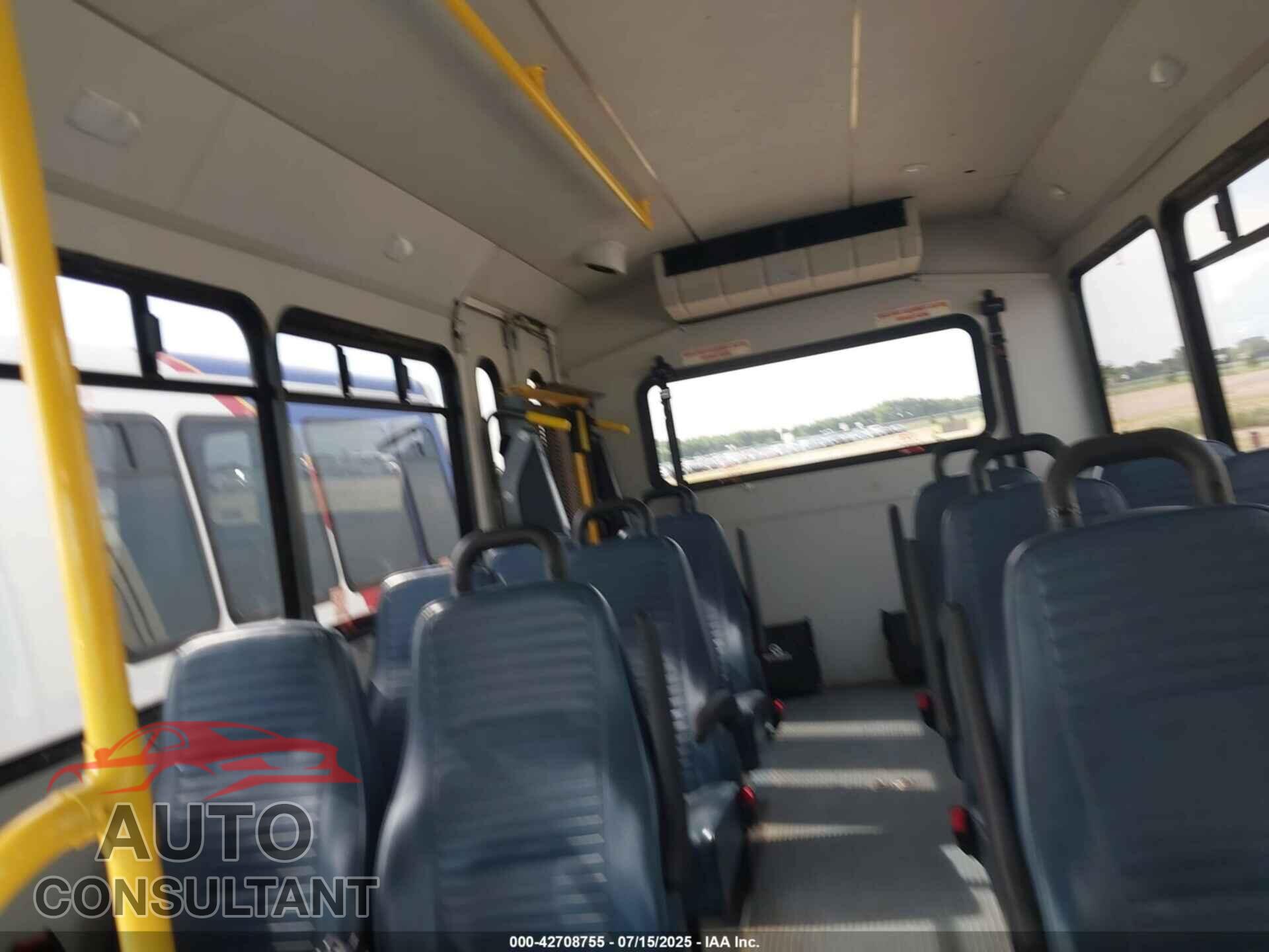 FORD ECONOLINE 2015 - 1FDEE4FL2FDA23826