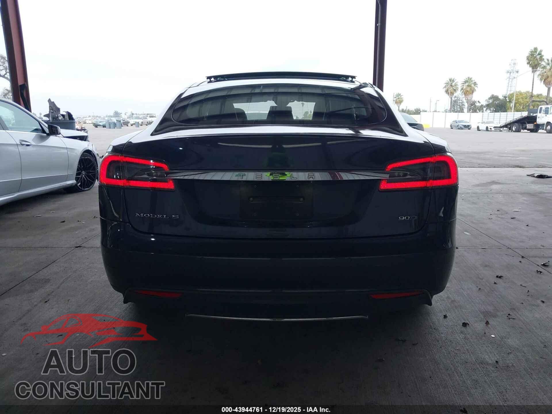 TESLA MODEL S 2016 - 5YJSA1E25GF121950