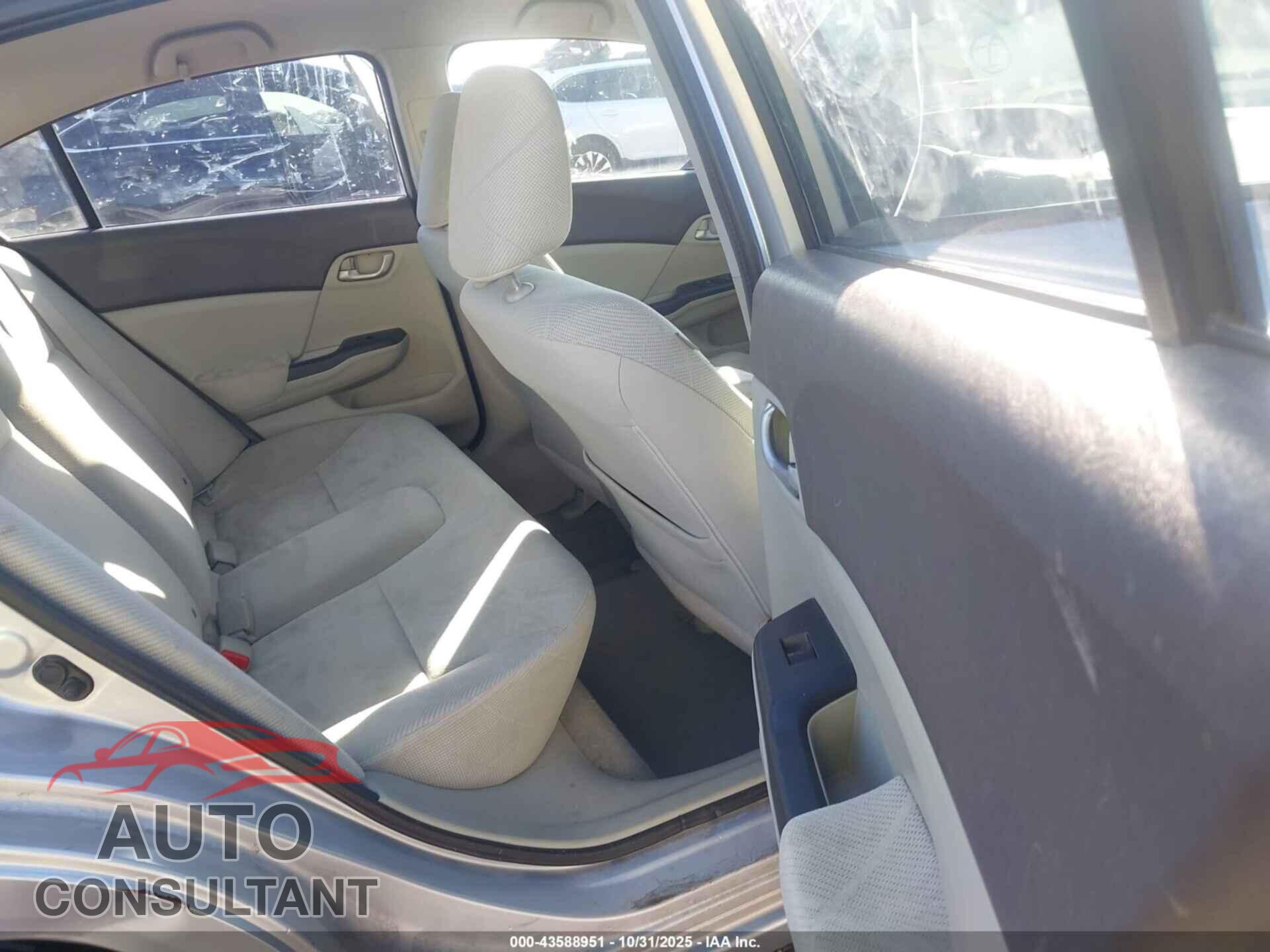 HONDA CIVIC 2012 - 2HGFB2F57CH608456
