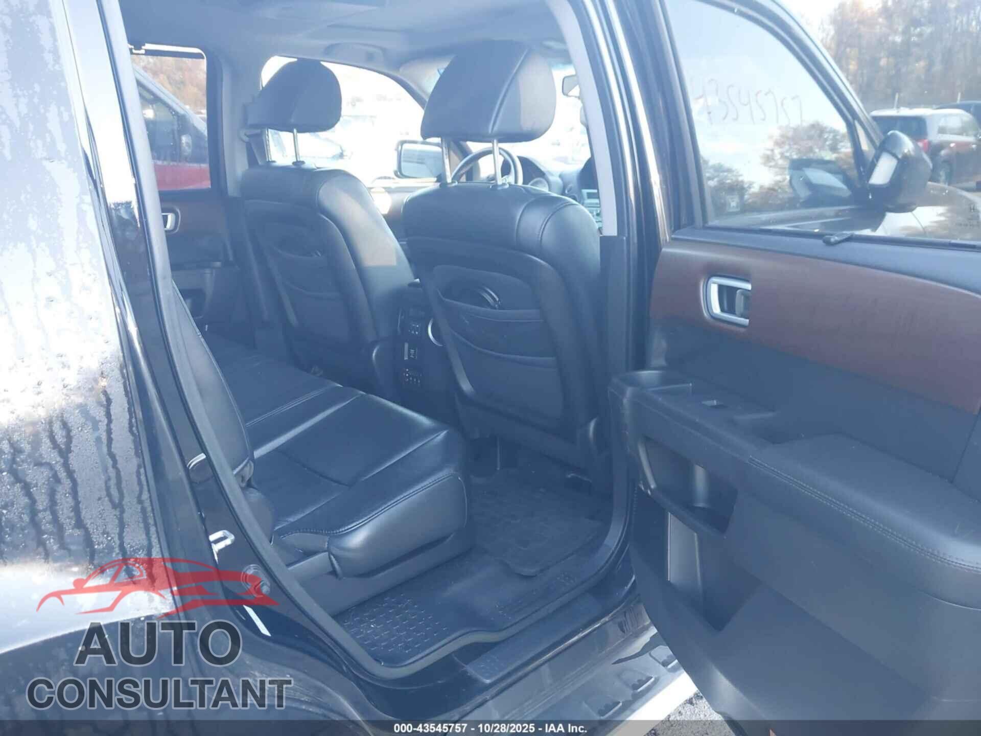 HONDA PILOT 2011 - 5FNYF4H98BB022117