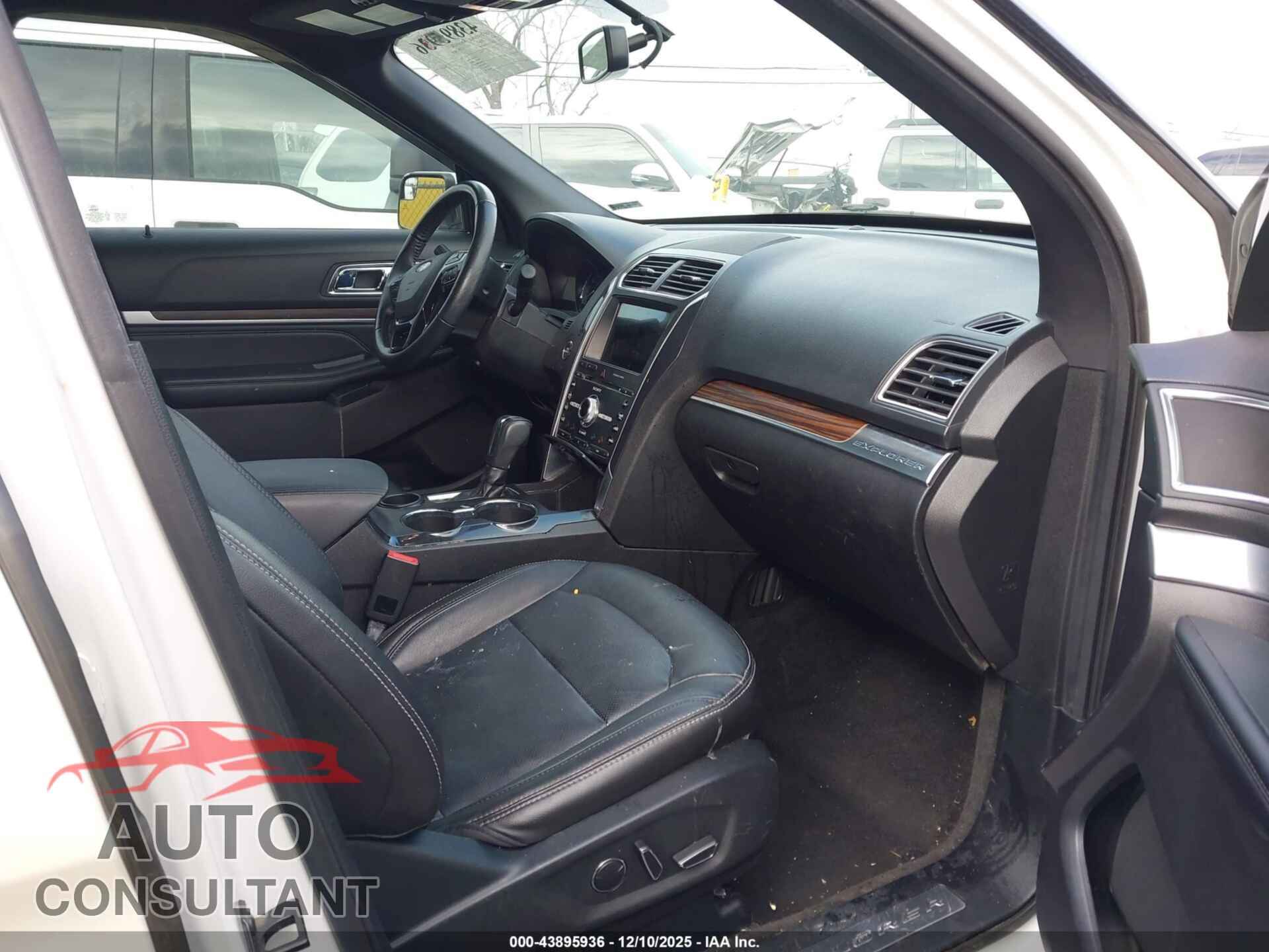 FORD EXPLORER 2018 - 1FM5K7F8XJGB97074