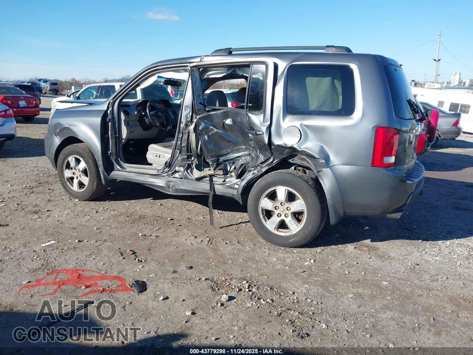 HONDA PILOT 2011 - 5FNYF4H77BB061232