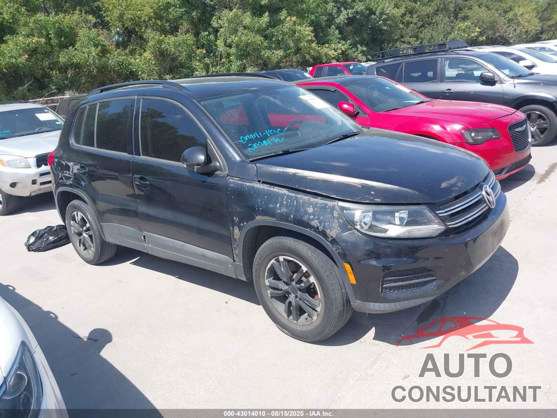 VOLKSWAGEN TIGUAN 2015 - WVGAV7AX5FW611282
