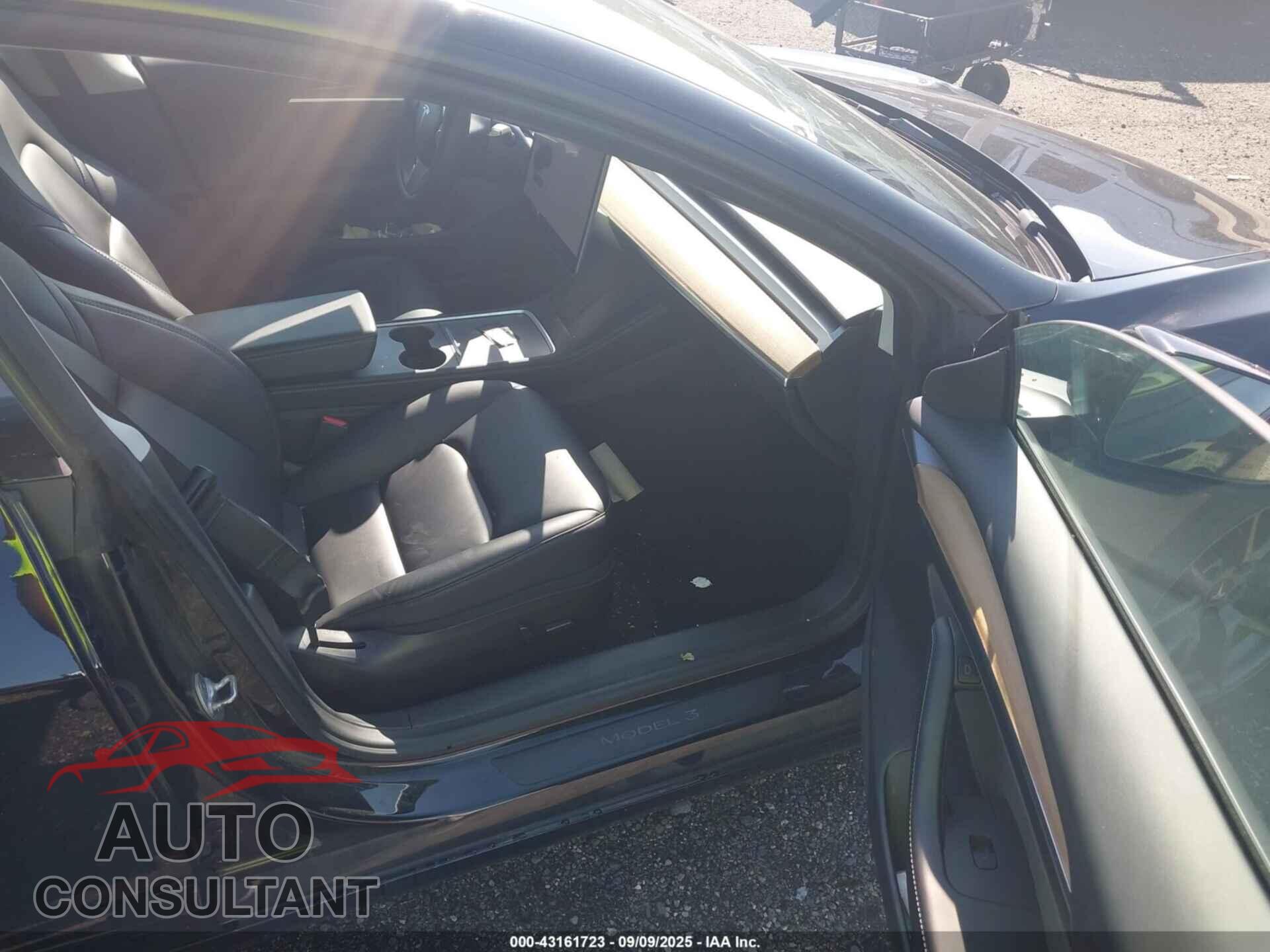 TESLA MODEL 3 2021 - 5YJ3E1EB0MS055867