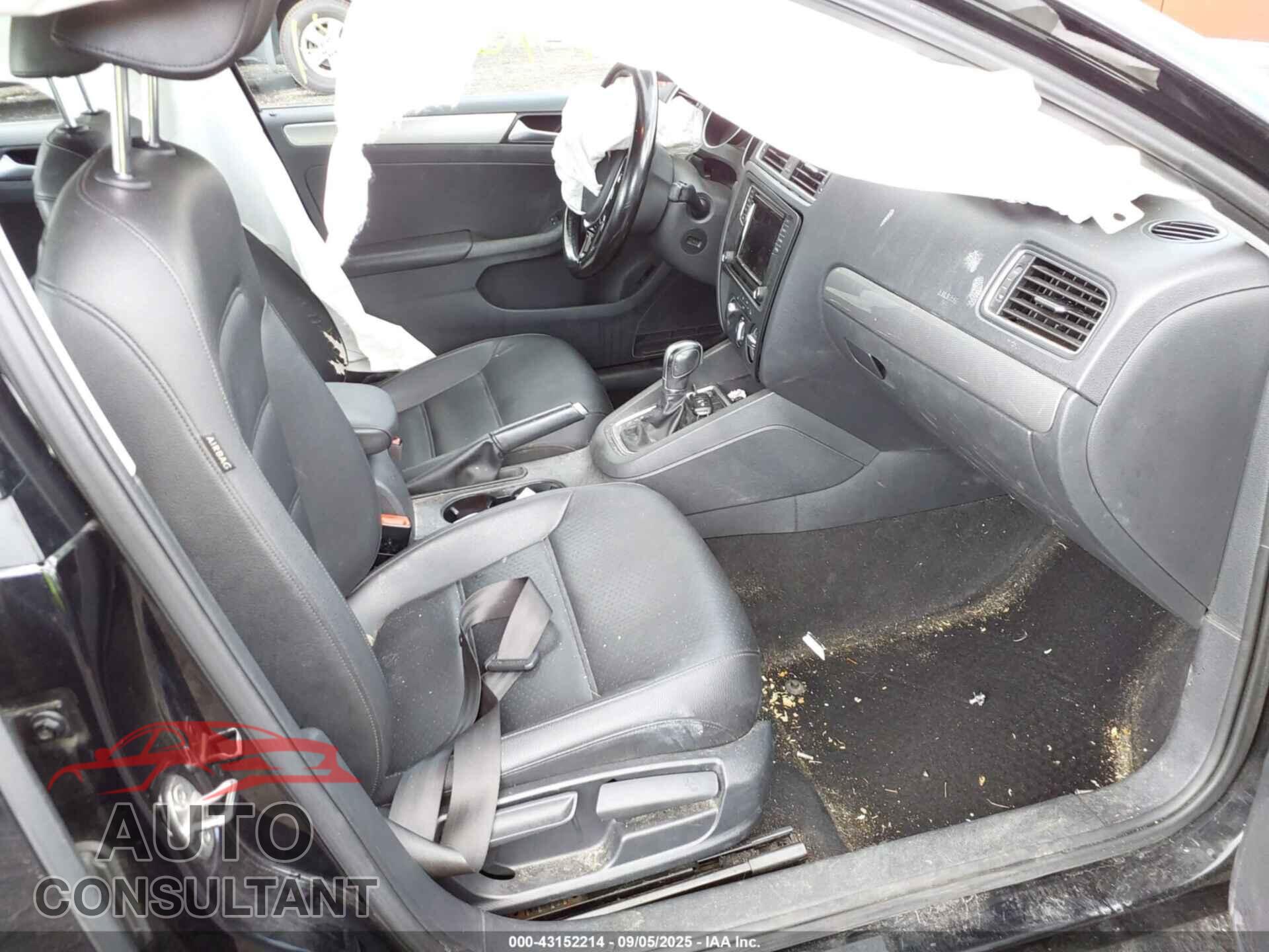 VOLKSWAGEN JETTA 2017 - 3VWDB7AJ8HM265153