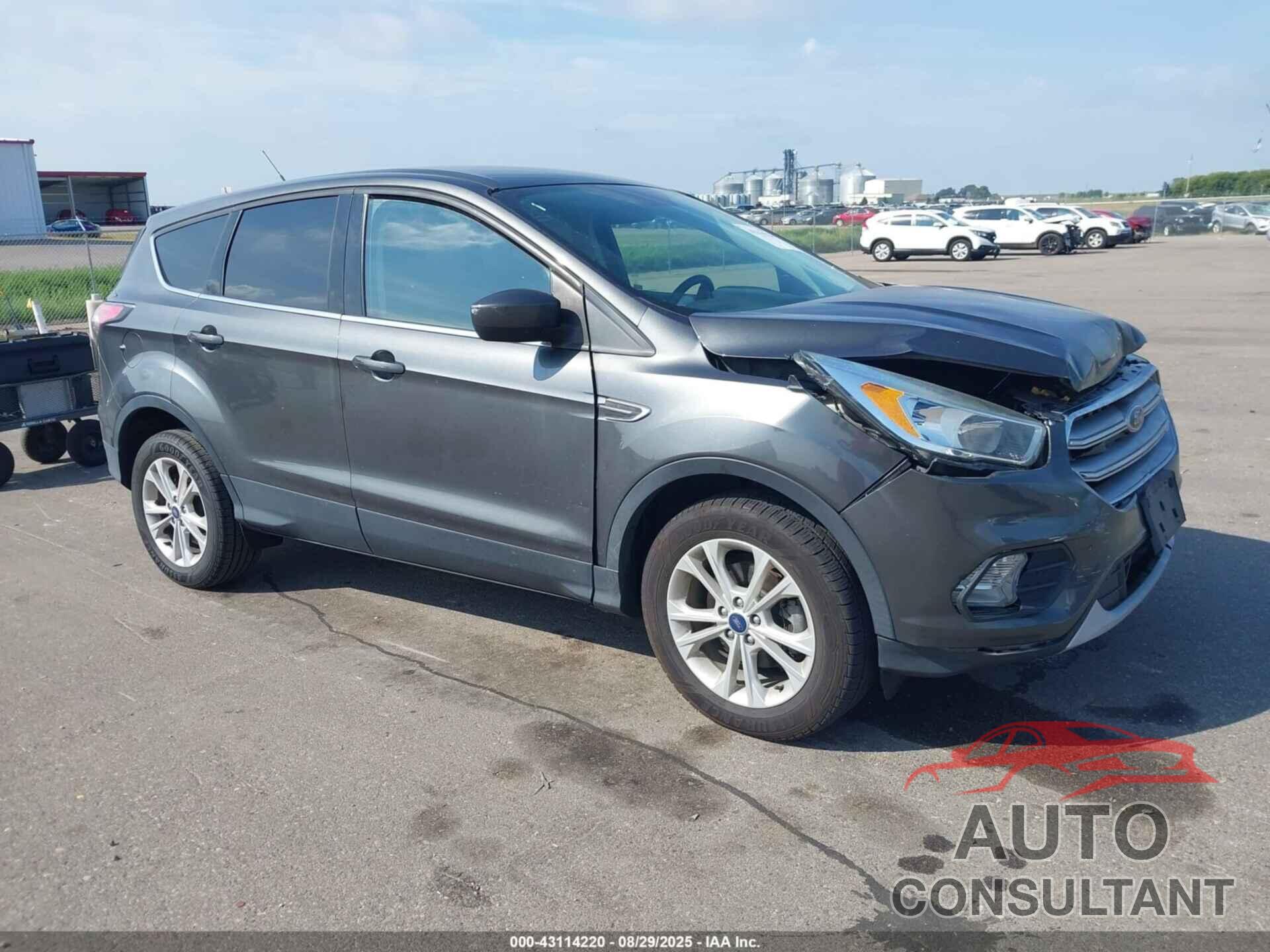 FORD ESCAPE 2017 - 1FMCU0GD2HUA61781