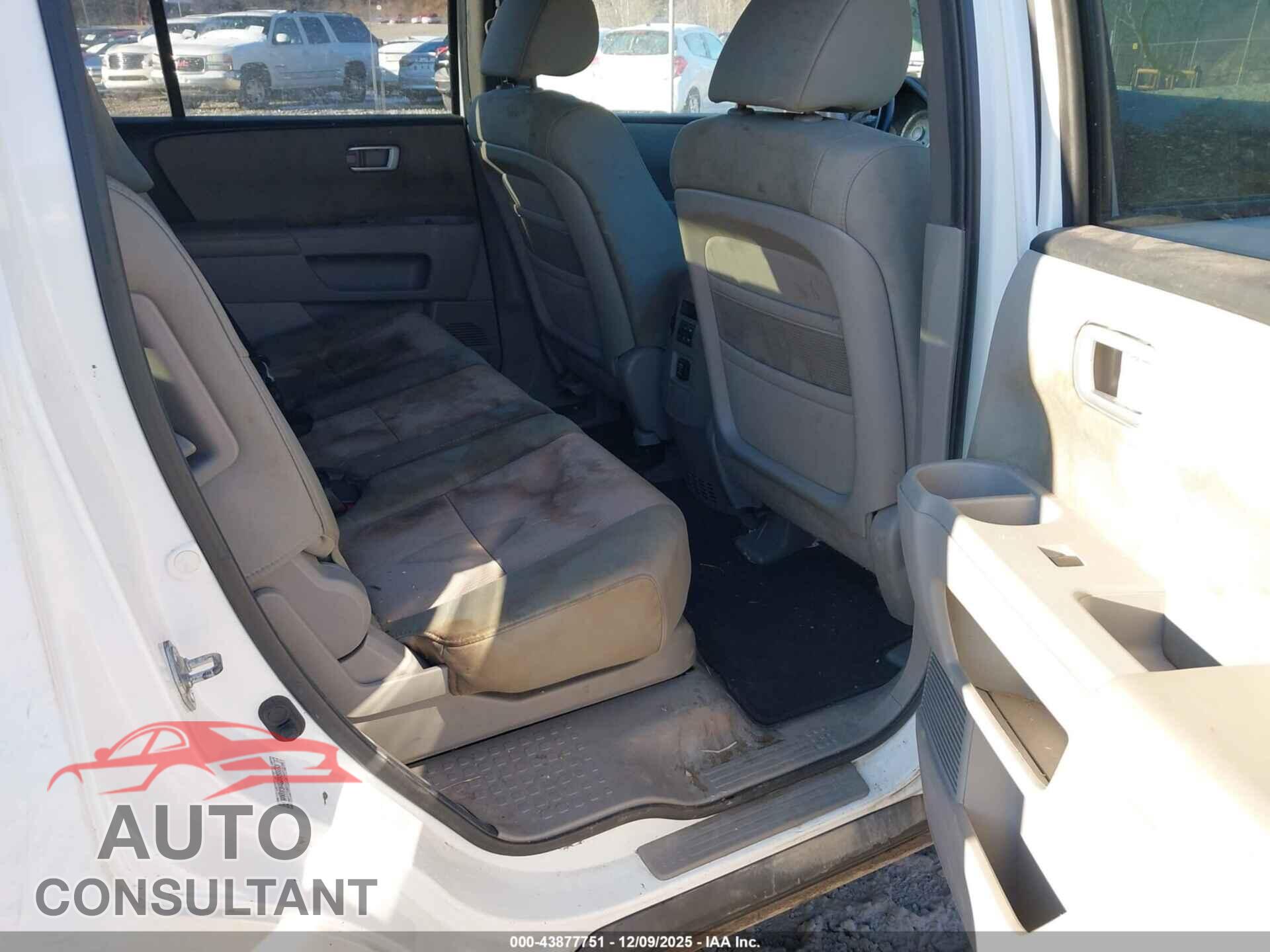 HONDA PILOT 2011 - 5FNYF3H46BB056653