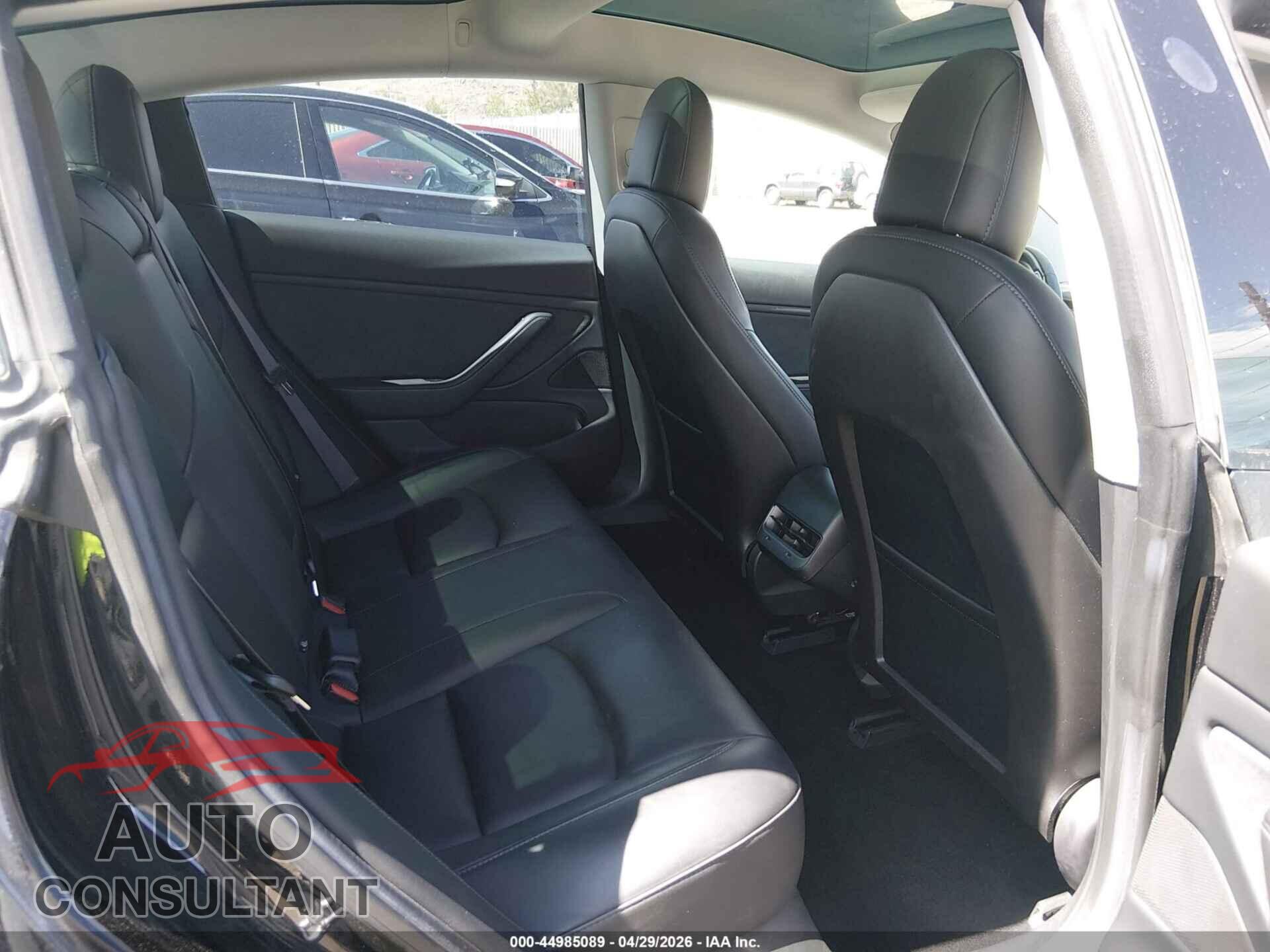 TESLA MODEL 3 2018 - 5YJ3E1EA8JF056499