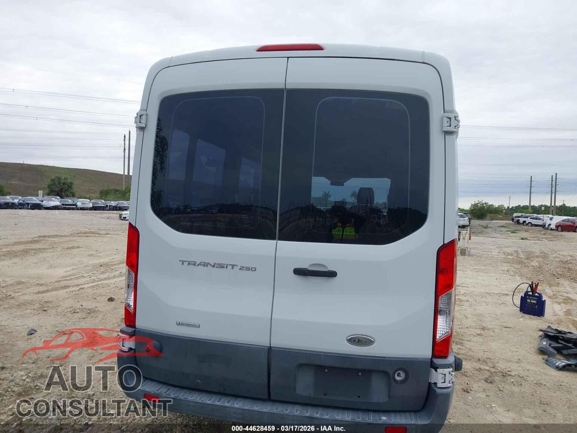 FORD TRANSIT-250 2015 - 1FTNR2CG1FKA10033